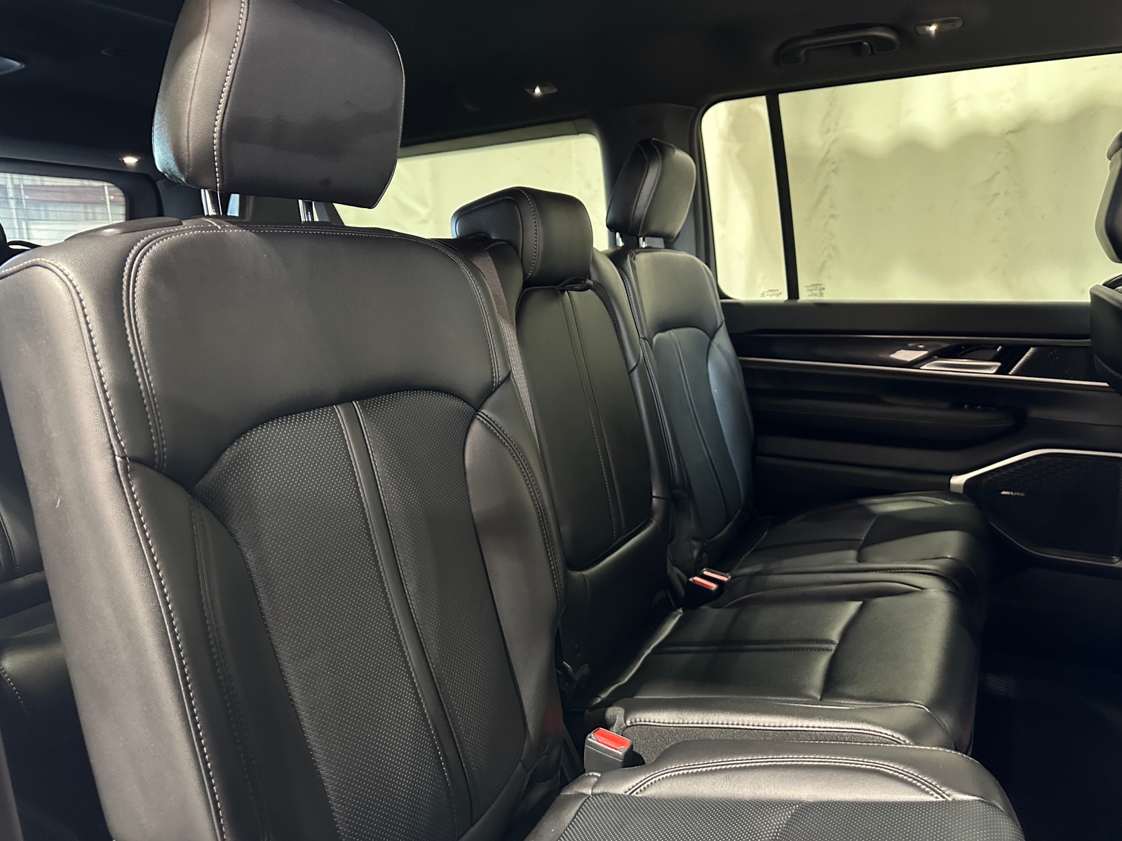 Thumbnail: 2024 Jeep Wagoneer - 5