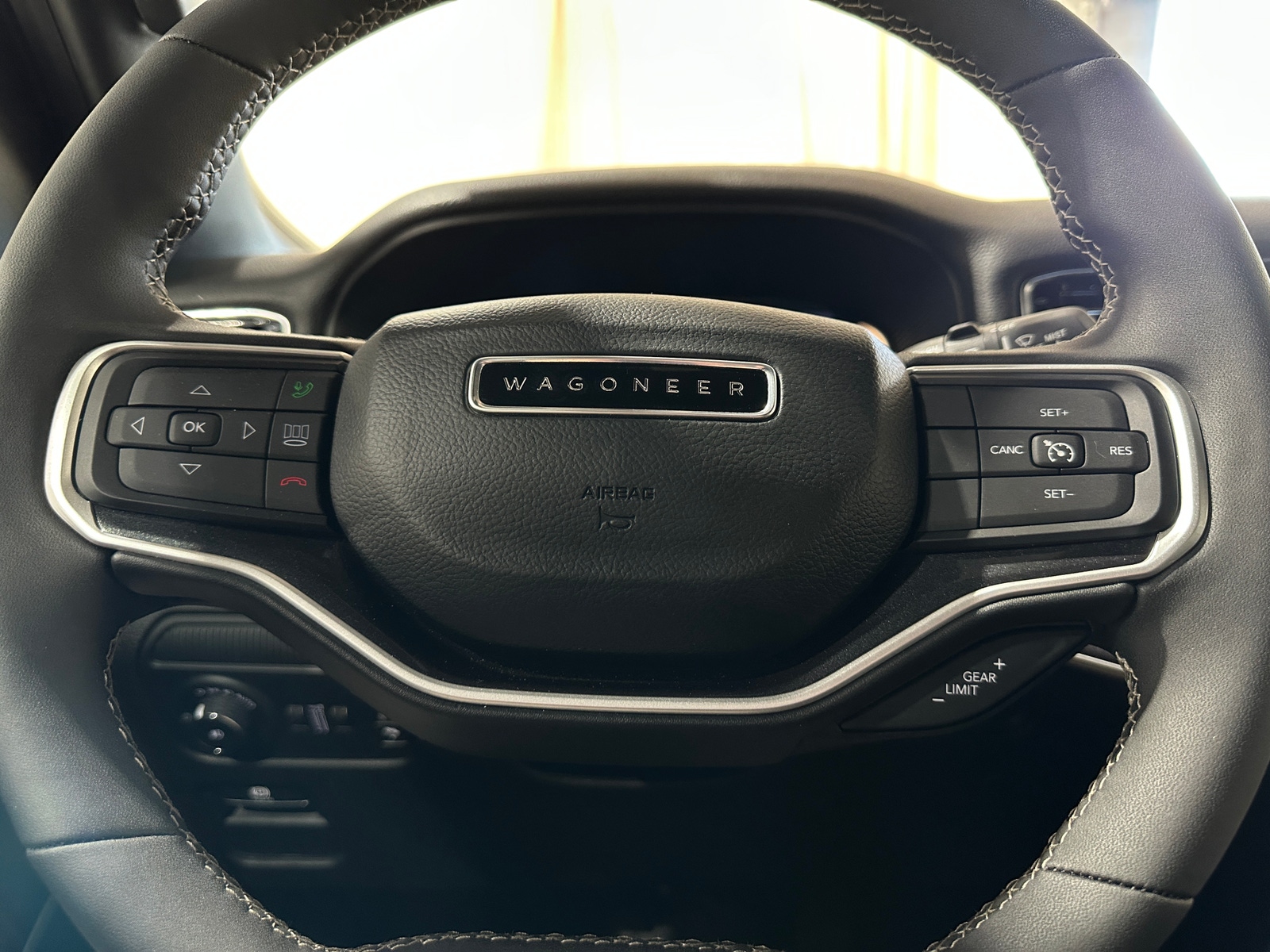 Thumbnail: 2024 Jeep Wagoneer - 4