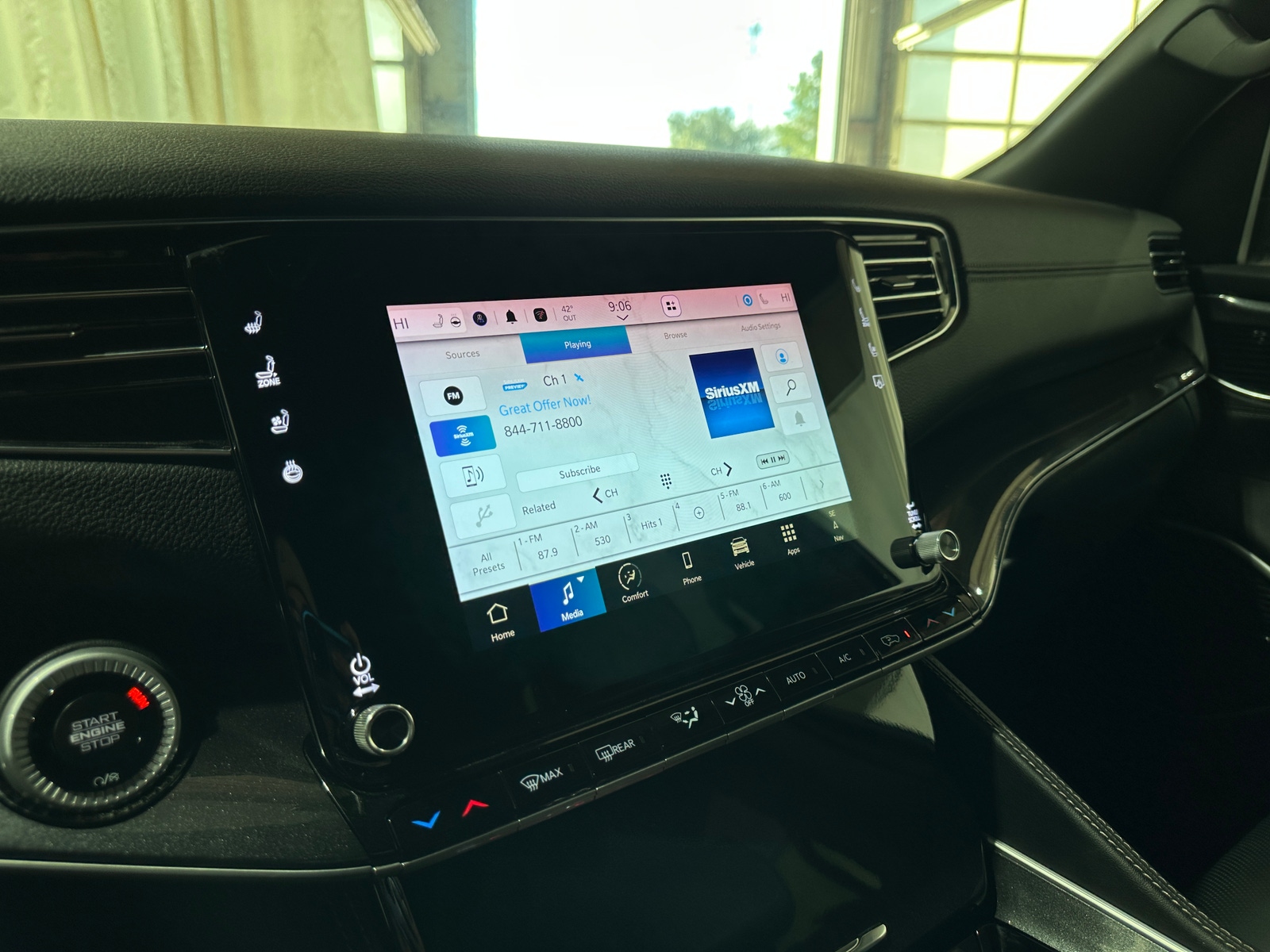 Thumbnail: 2024 Jeep Wagoneer - 3