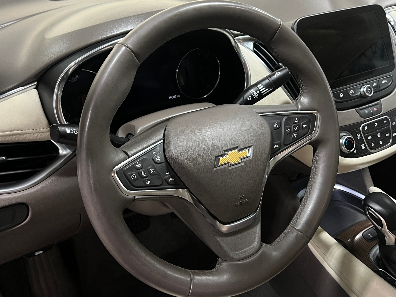 Thumbnail: 2024 Chevrolet Malibu - 4