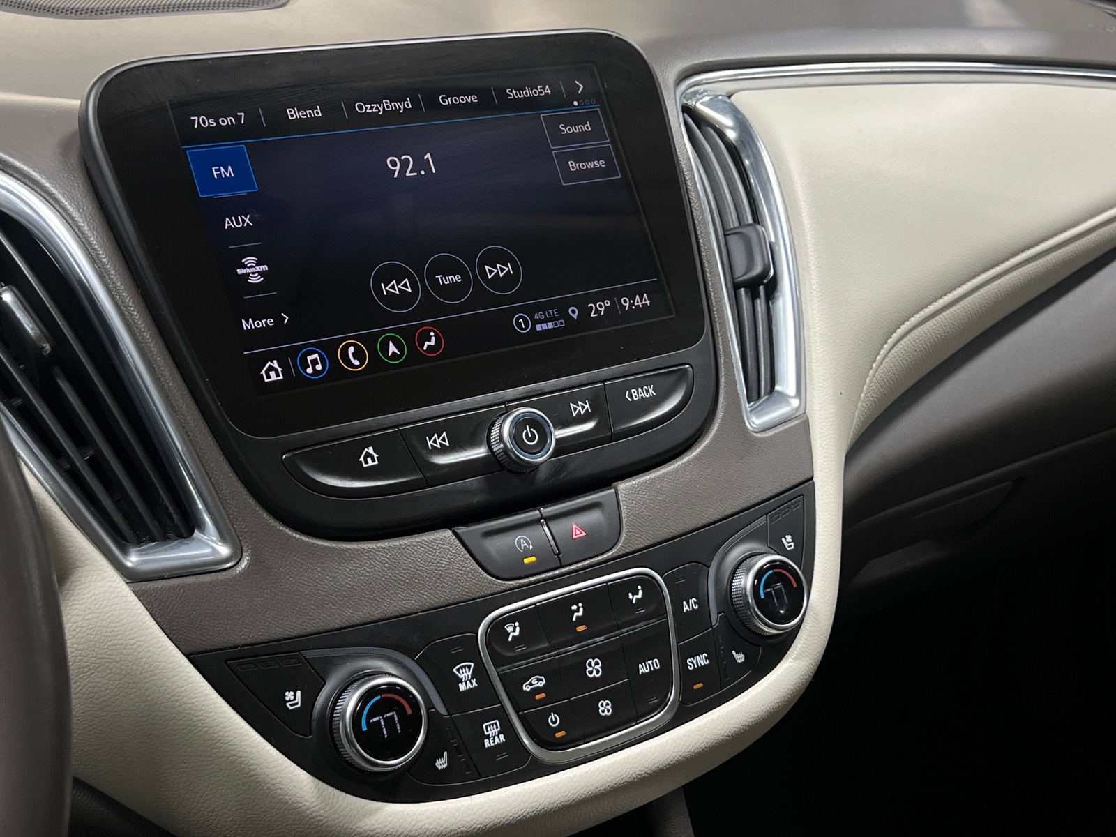 Thumbnail: 2024 Chevrolet Malibu - 3