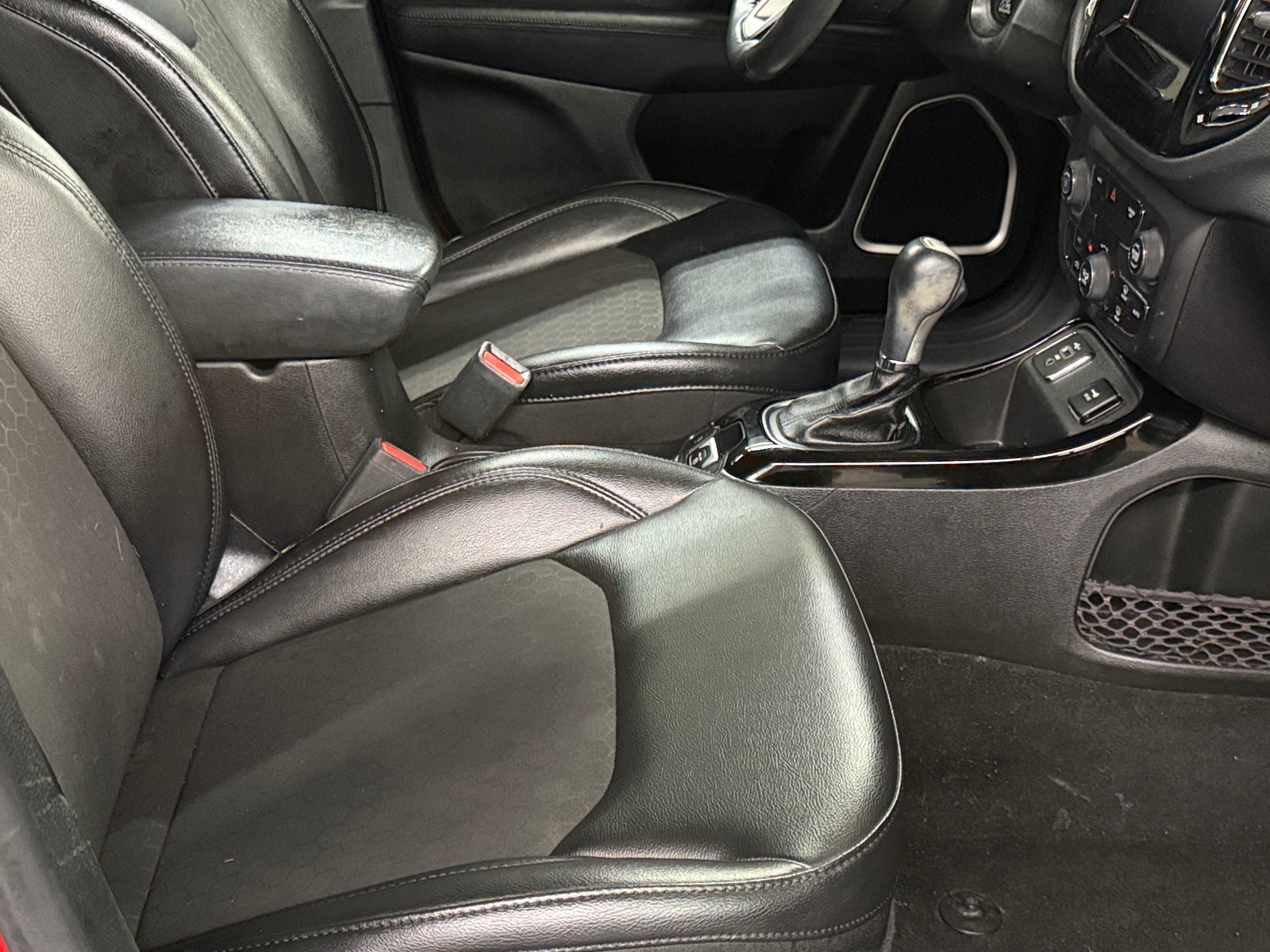 Thumbnail: 2019 Jeep Compass - 2