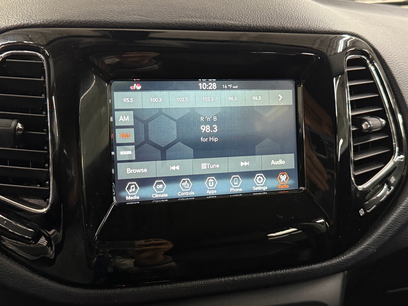 Thumbnail: 2019 Jeep Compass - 4