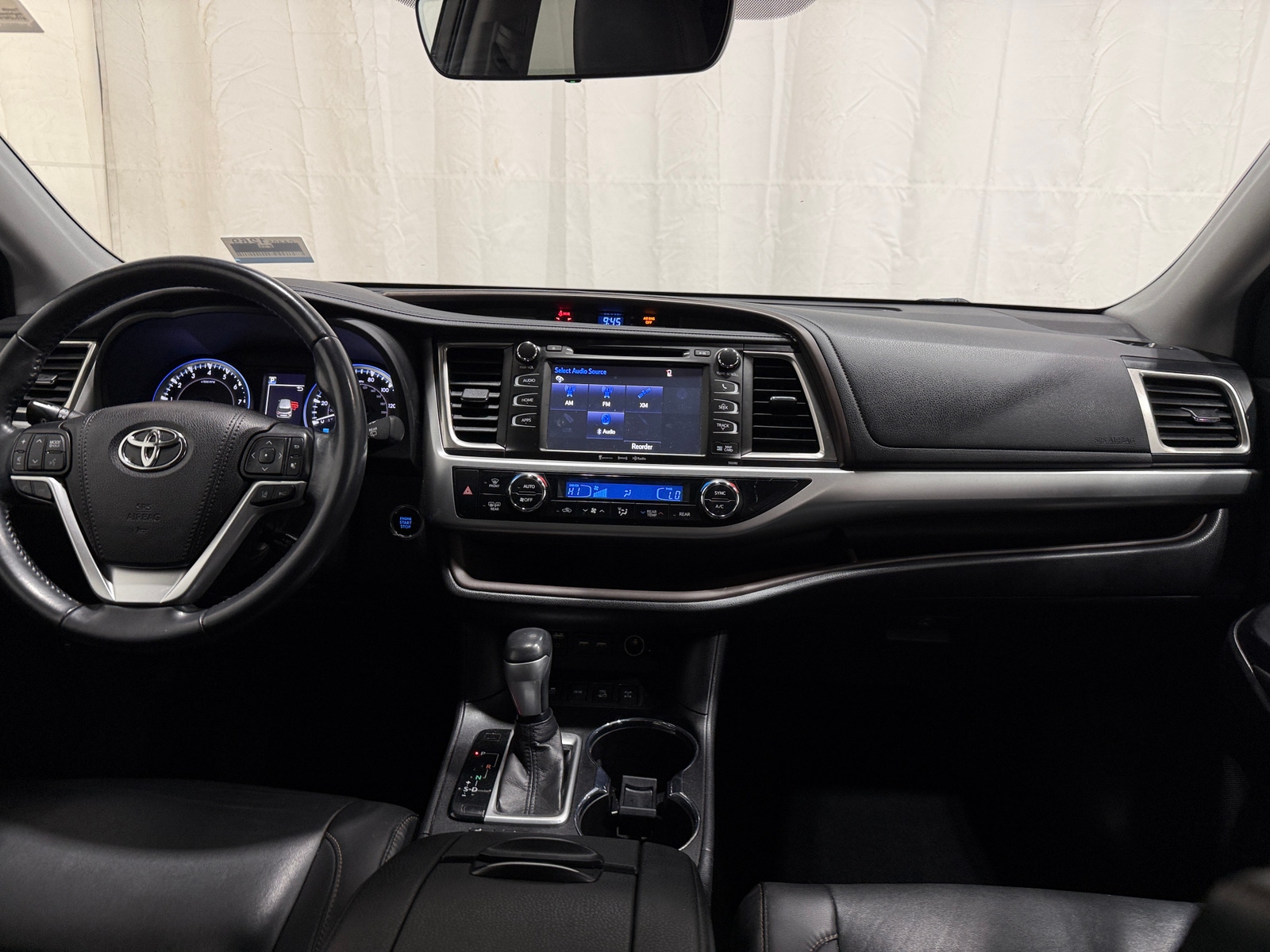 Thumbnail: 2019 Toyota Highlander - 2