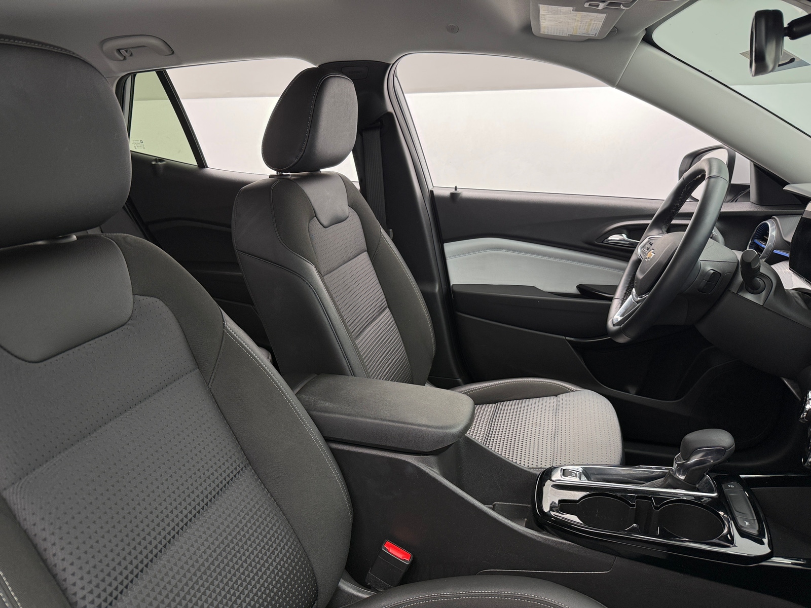 Thumbnail: 2025 Chevrolet Trax - 2