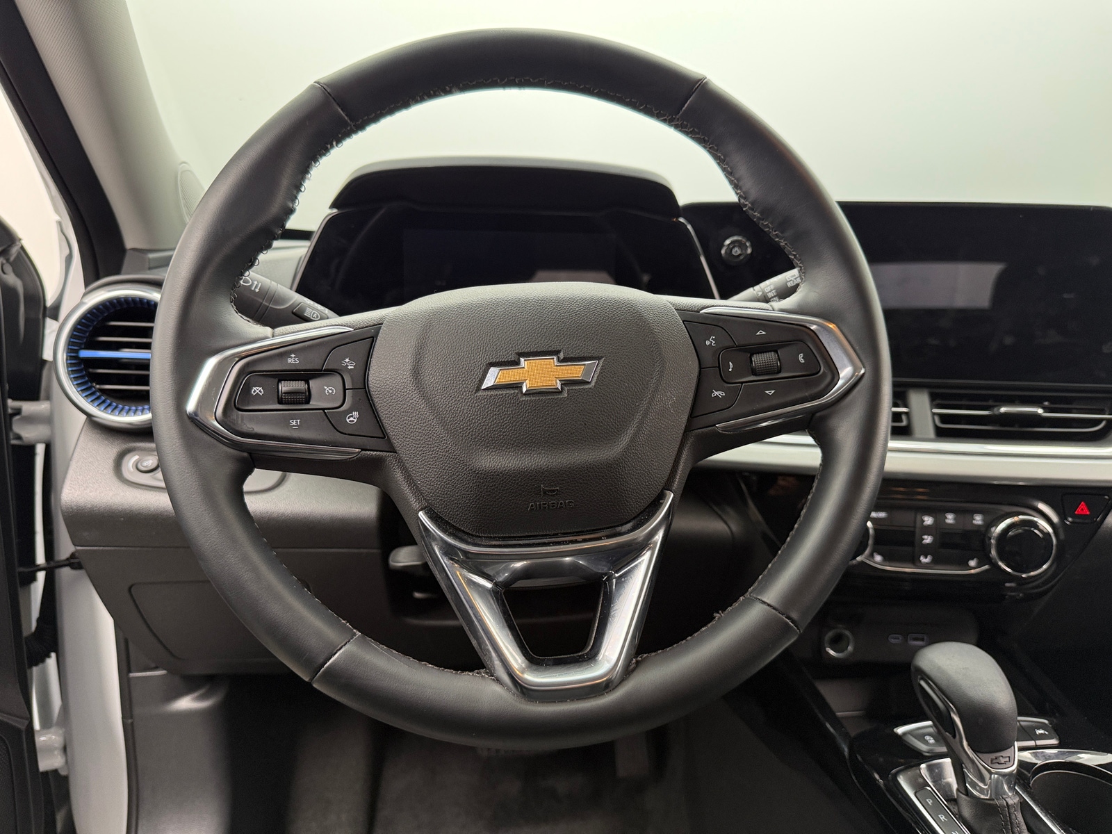 Thumbnail: 2025 Chevrolet Trax - 5