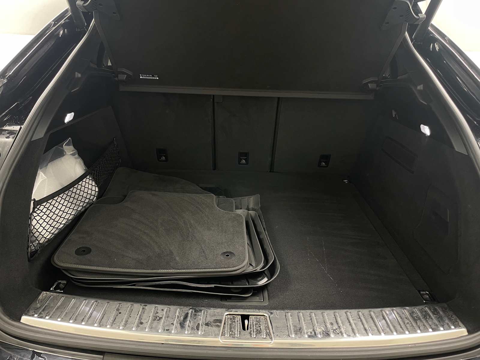 Thumbnail: 2021 Porsche  - 6