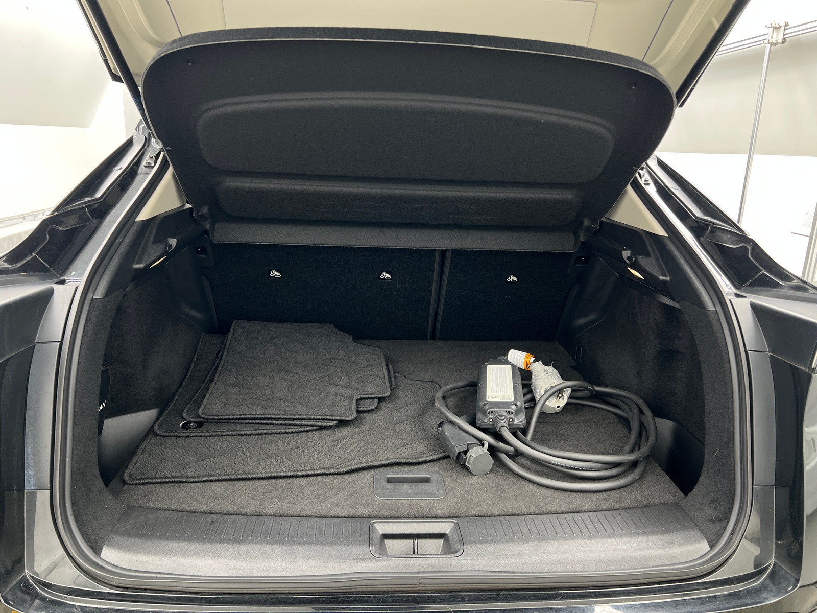 Thumbnail: 2023 Nissan Ariya - 6