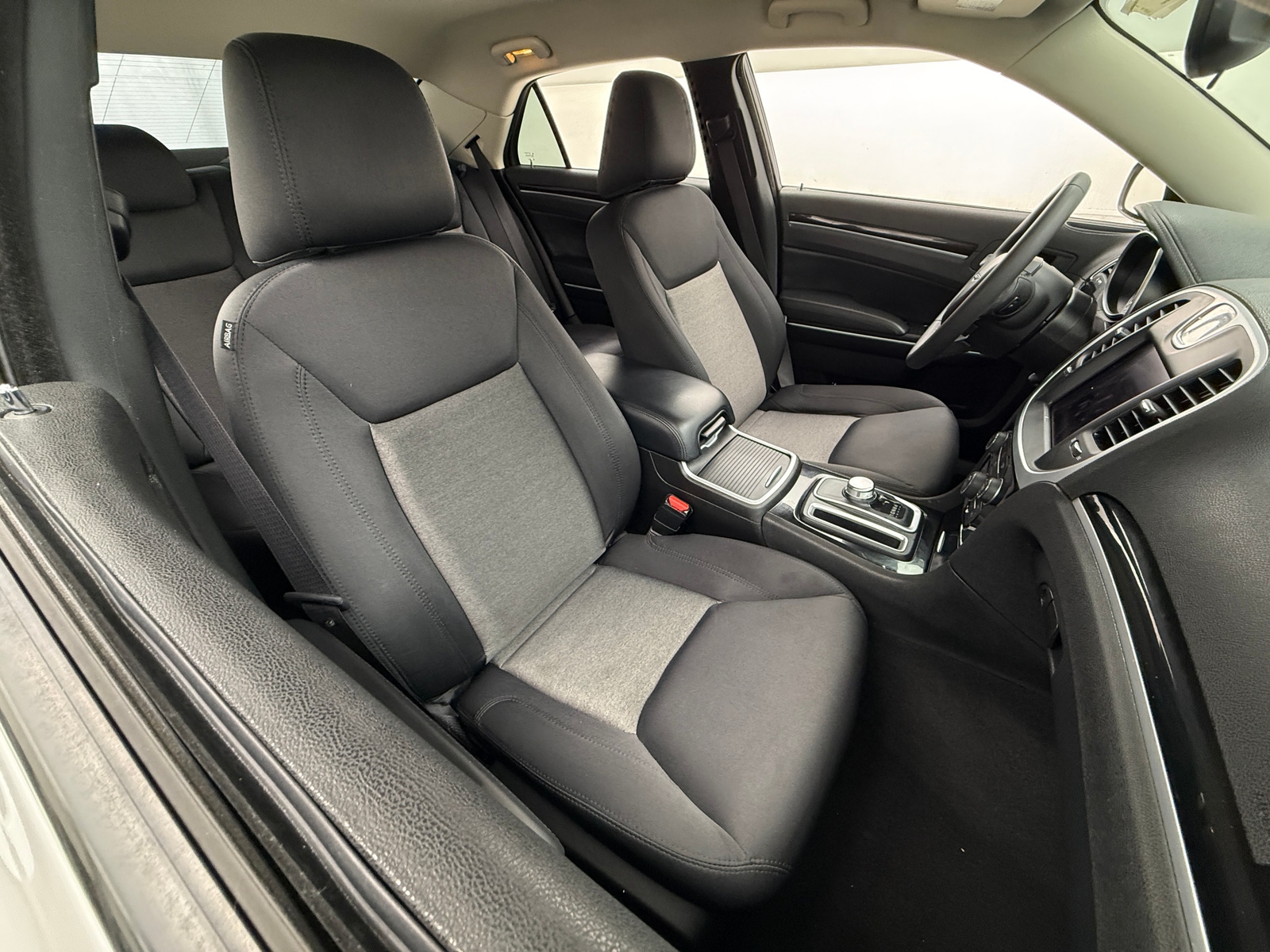 Thumbnail: 2023 Chrysler 300 - 2