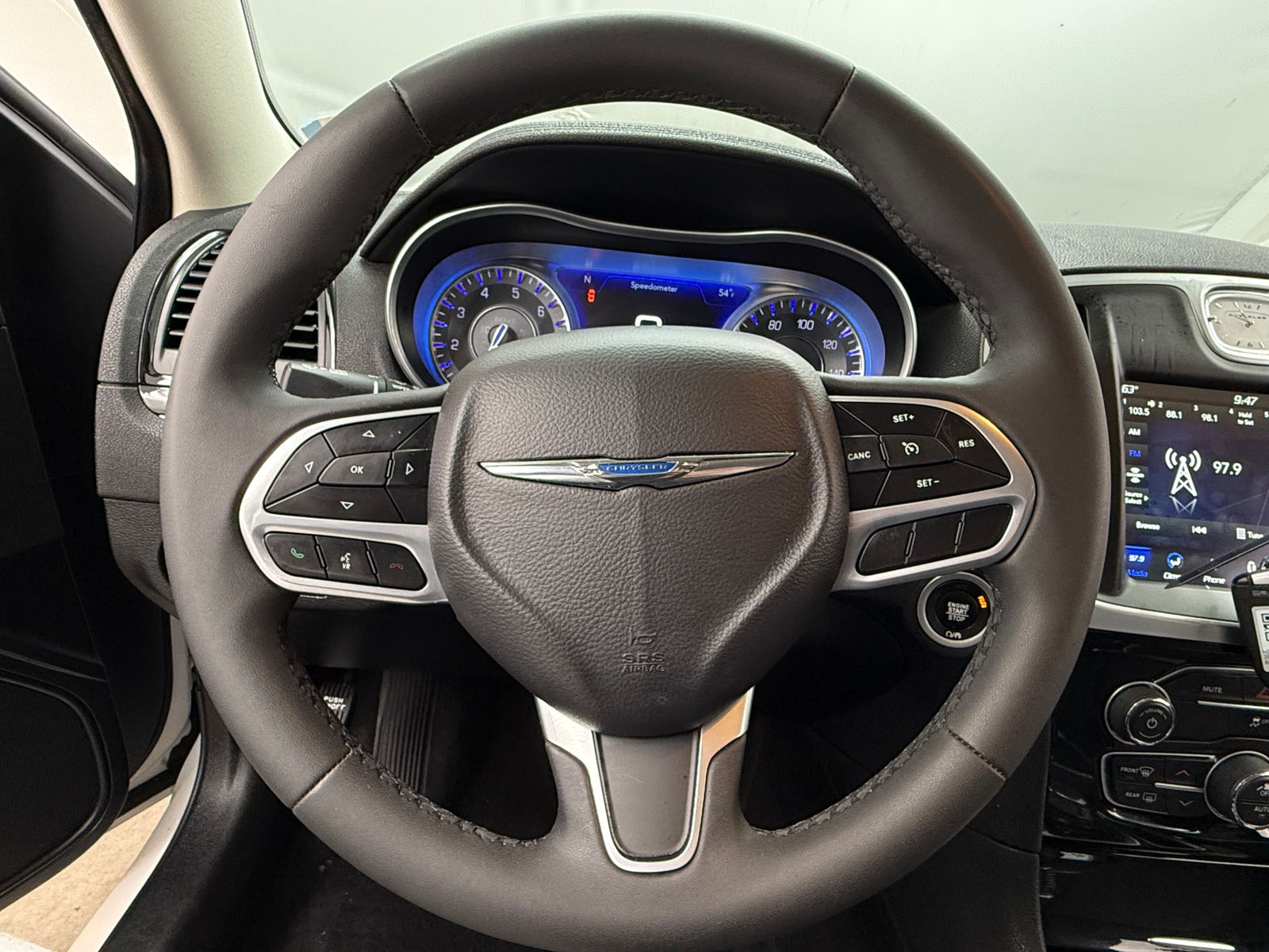 Thumbnail: 2023 Chrysler 300 - 5