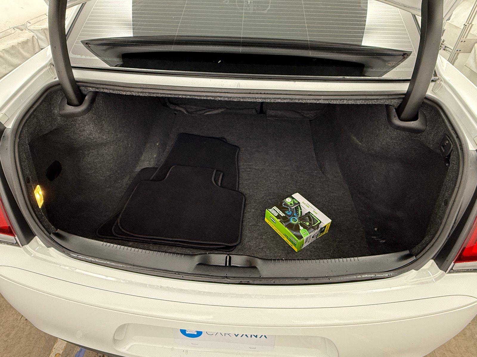 Thumbnail: 2023 Chrysler 300 - 7