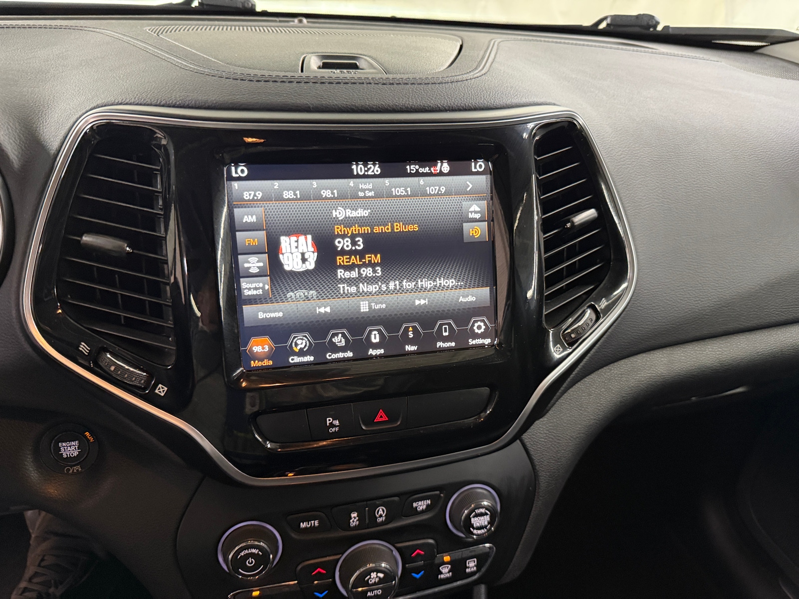 Thumbnail: 2019 Jeep Cherokee - 3