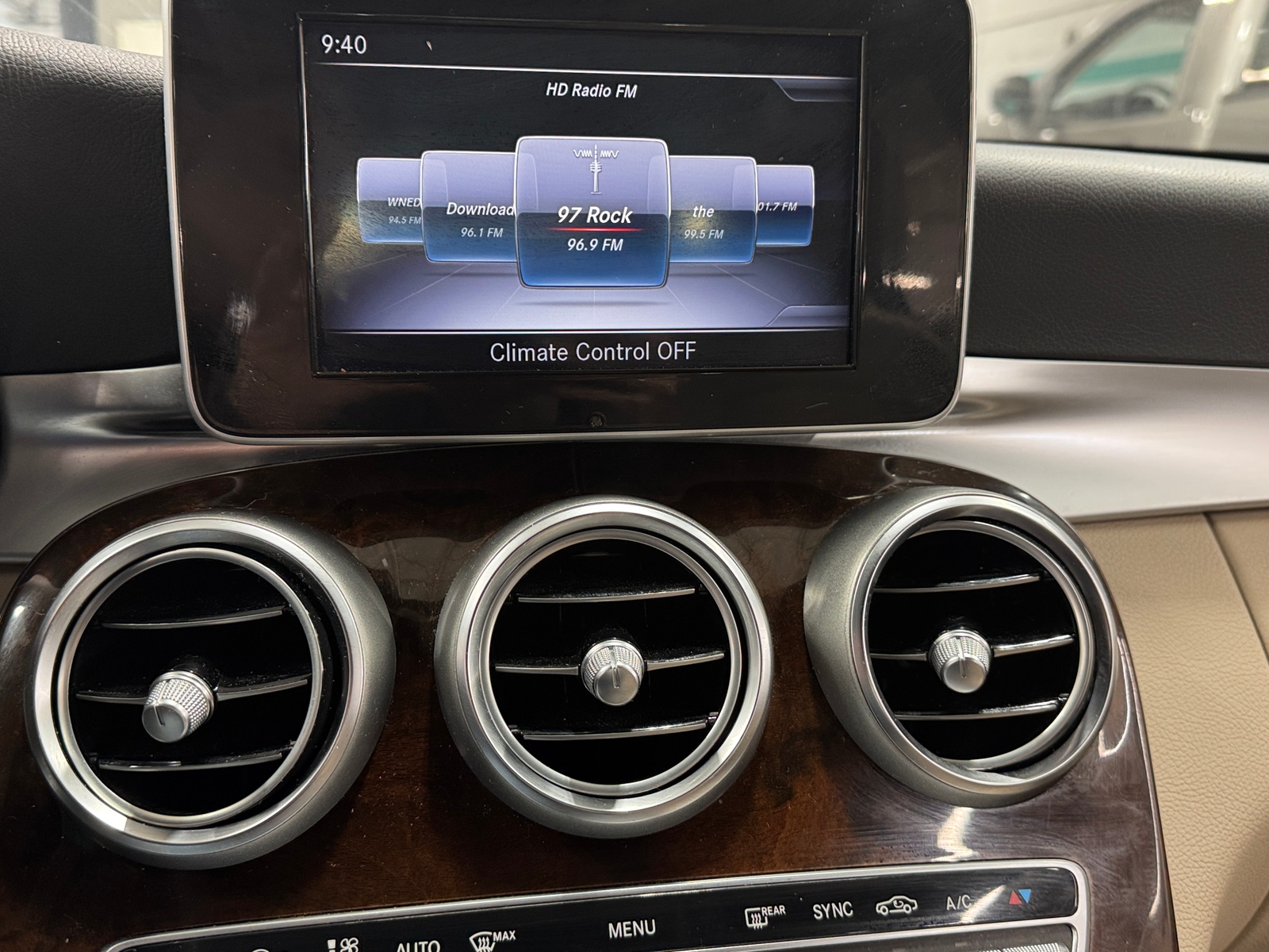 Thumbnail: 2018 Mercedes-Benz C-Class - 3