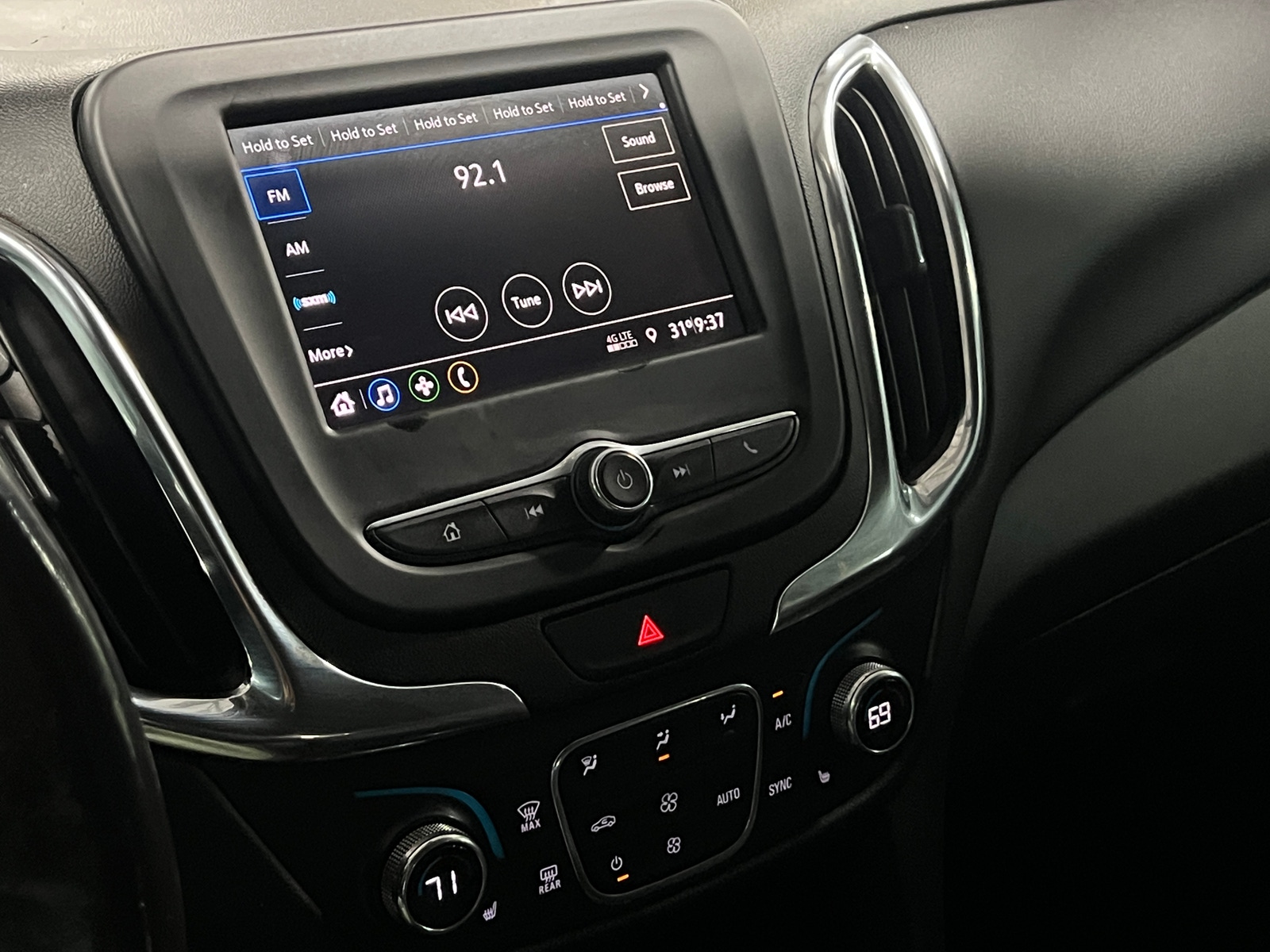 Thumbnail: 2021 Chevrolet Equinox - 4