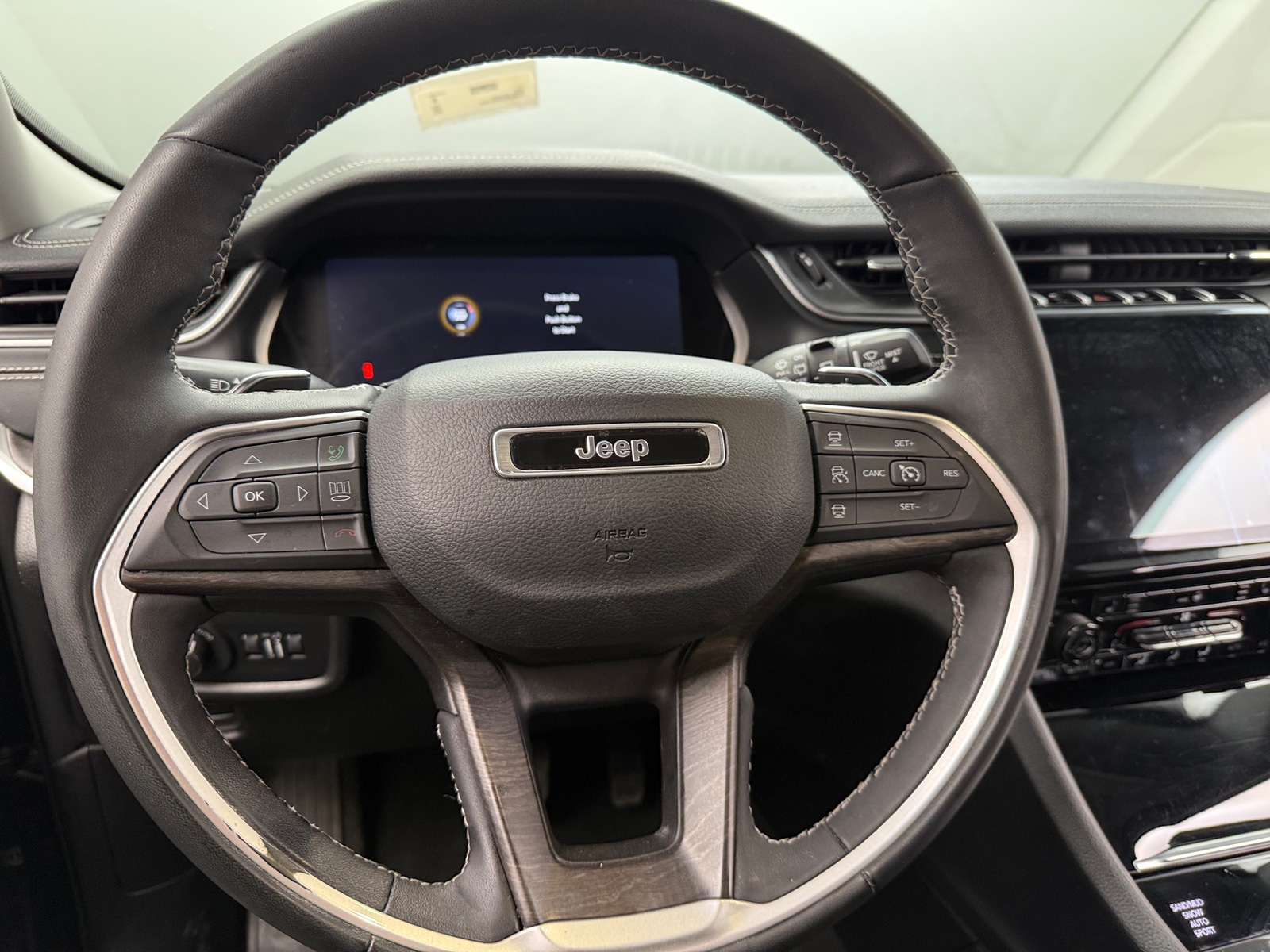 Thumbnail: 2023 Jeep Grand Cherokee - 4