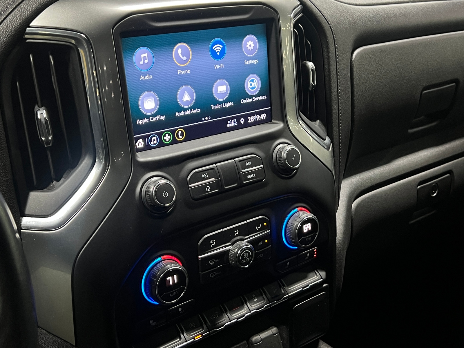 Thumbnail: 2020 Chevrolet Silverado 1500 - 4