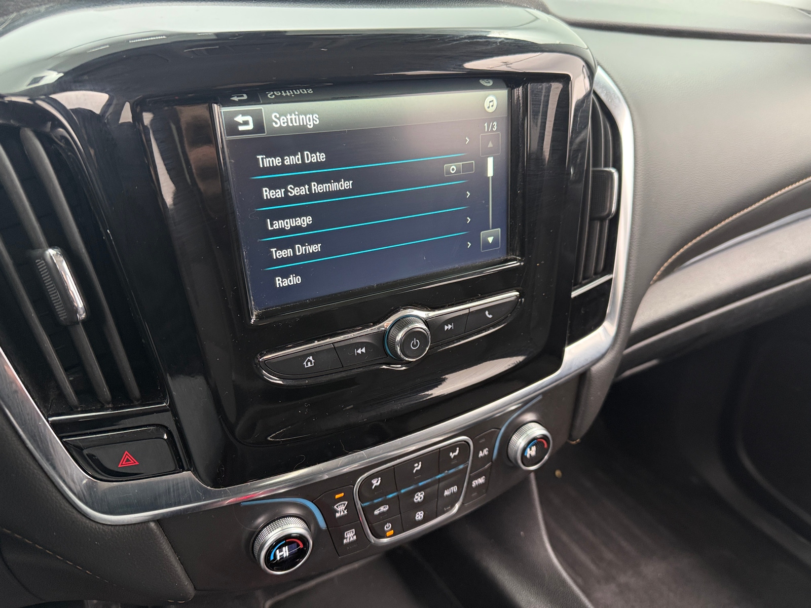 Thumbnail: 2018 Chevrolet Traverse - 4