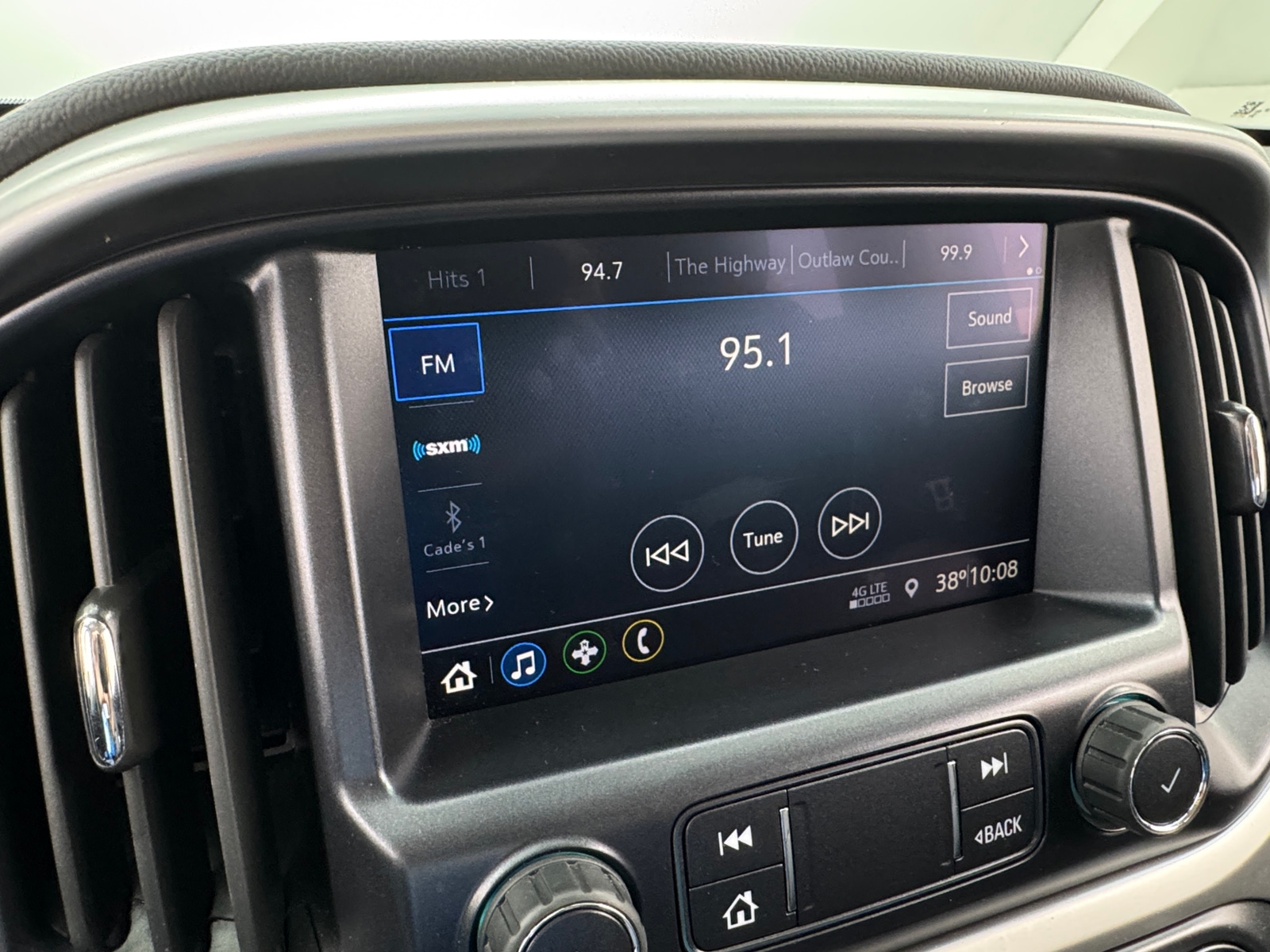 Thumbnail: 2021 Chevrolet Colorado - 4