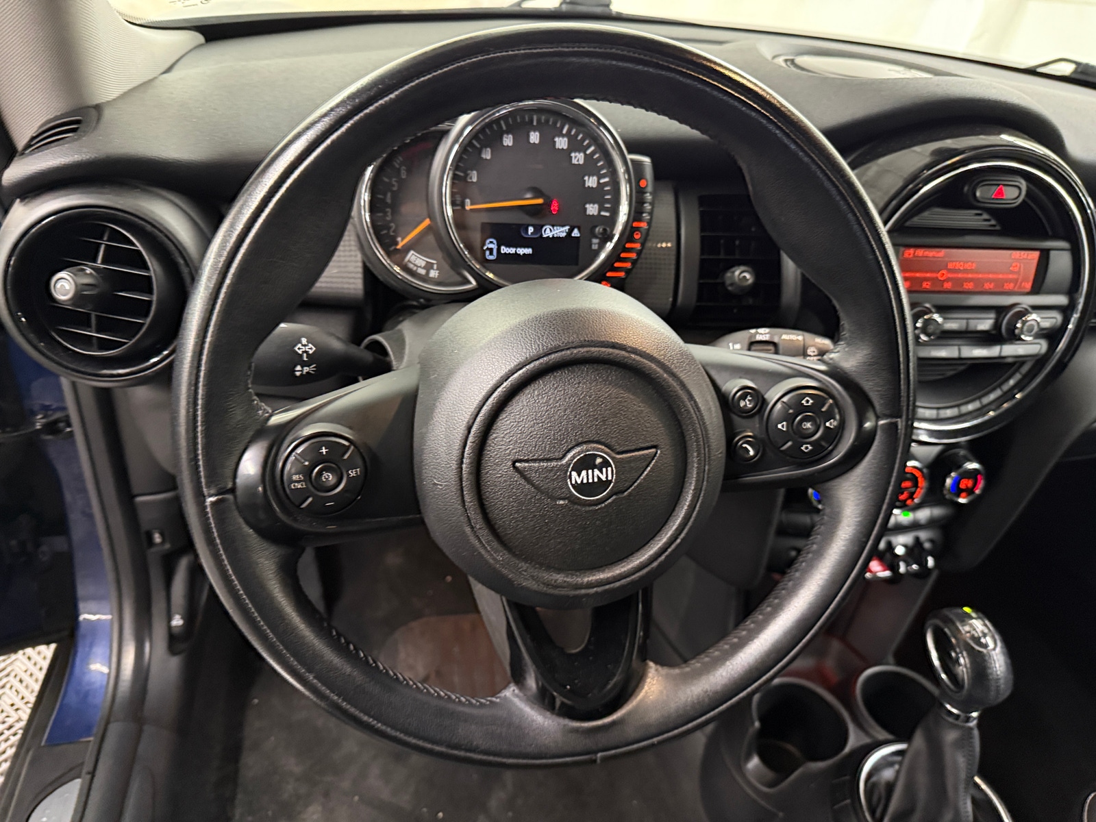 Thumbnail: 2016 MINI Cooper Hardtop - 4