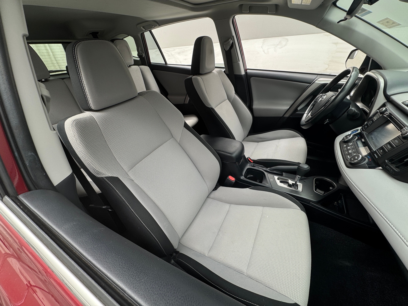 Thumbnail: 2018 Toyota RAV4 - 2