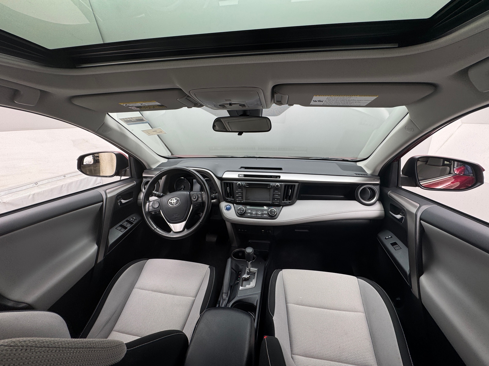 Thumbnail: 2018 Toyota RAV4 - 3