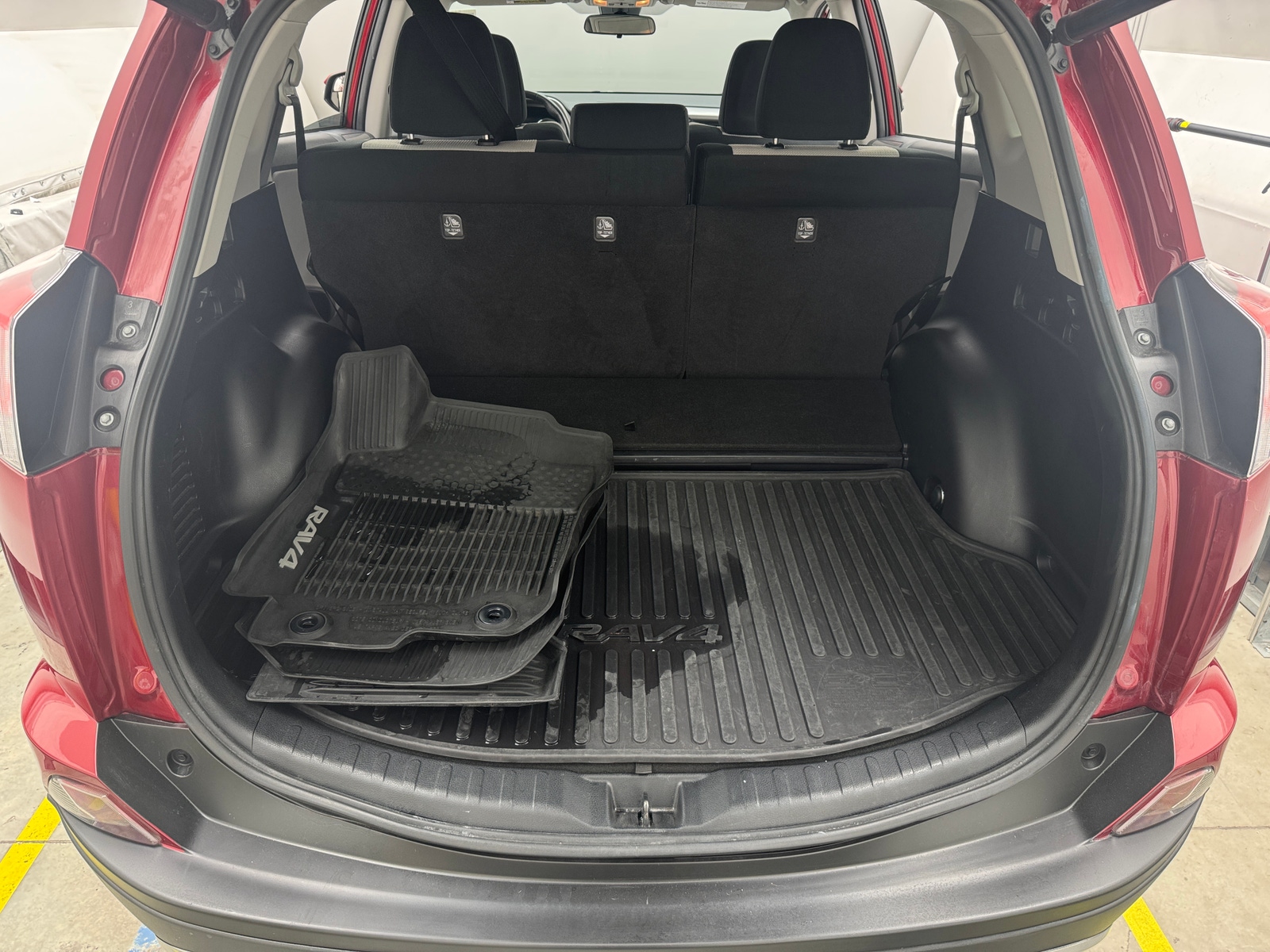 Thumbnail: 2018 Toyota RAV4 - 7