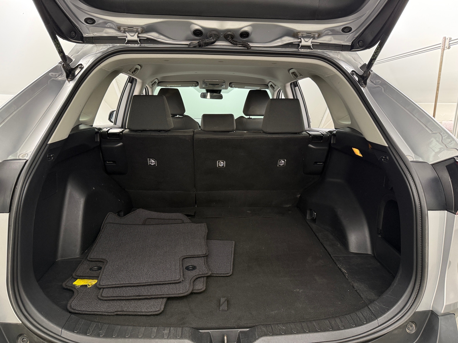 Thumbnail: 2021 Toyota RAV4 - 7