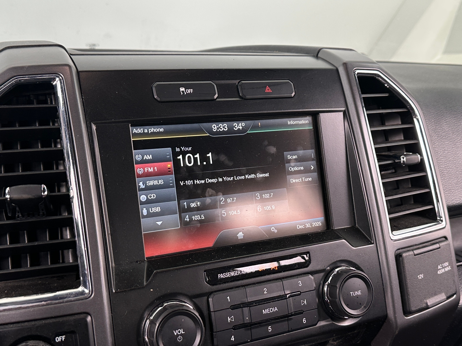 Thumbnail: 2015 Ford Econoline - 4