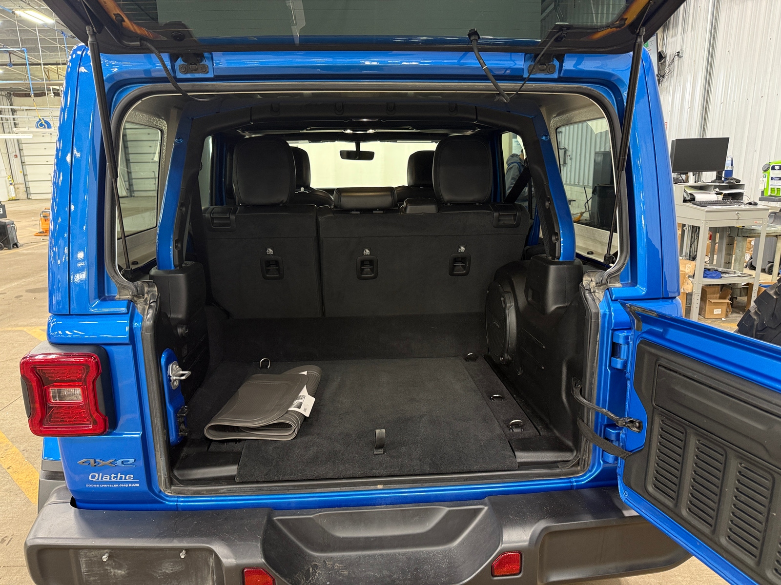 Thumbnail: 2023 Jeep Wrangler - 6