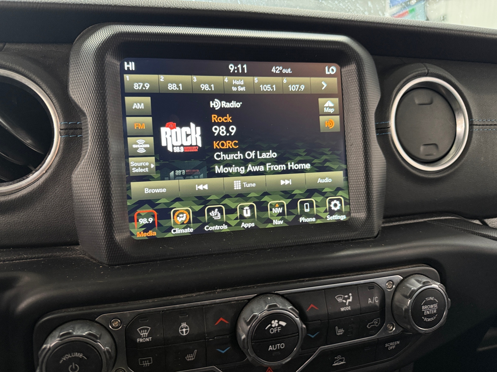 Thumbnail: 2023 Jeep Wrangler - 3