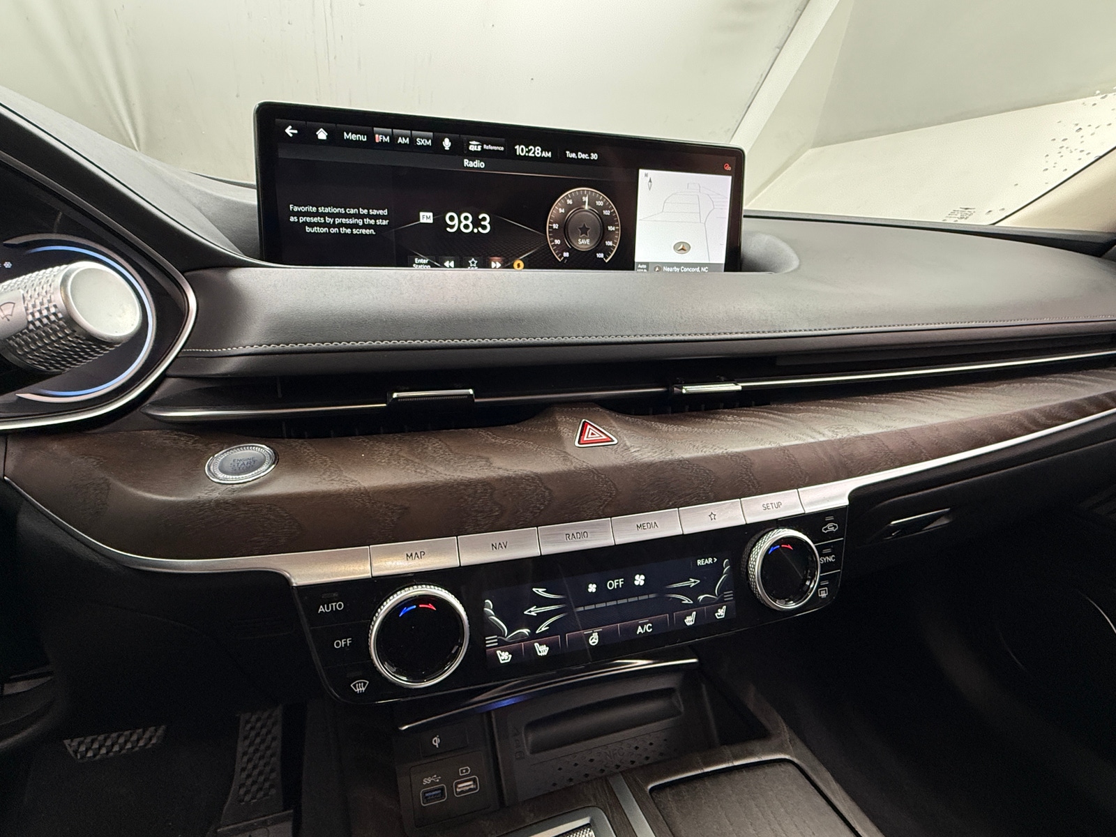 Thumbnail: 2021 Genesis G80 - 3