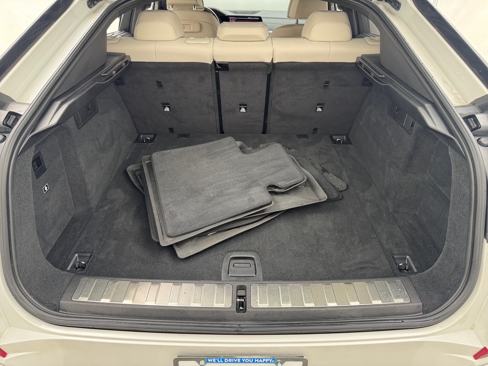 Thumbnail: 2022 BMW X6 - 6