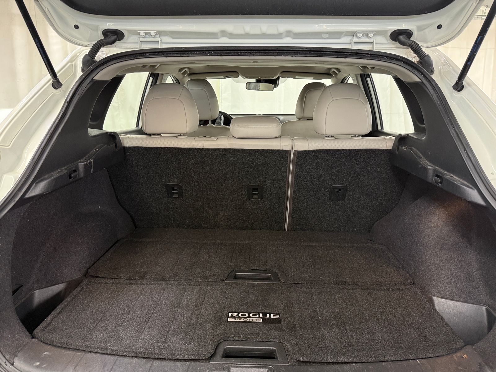 Thumbnail: 2018 Nissan Rogue Sport - 6