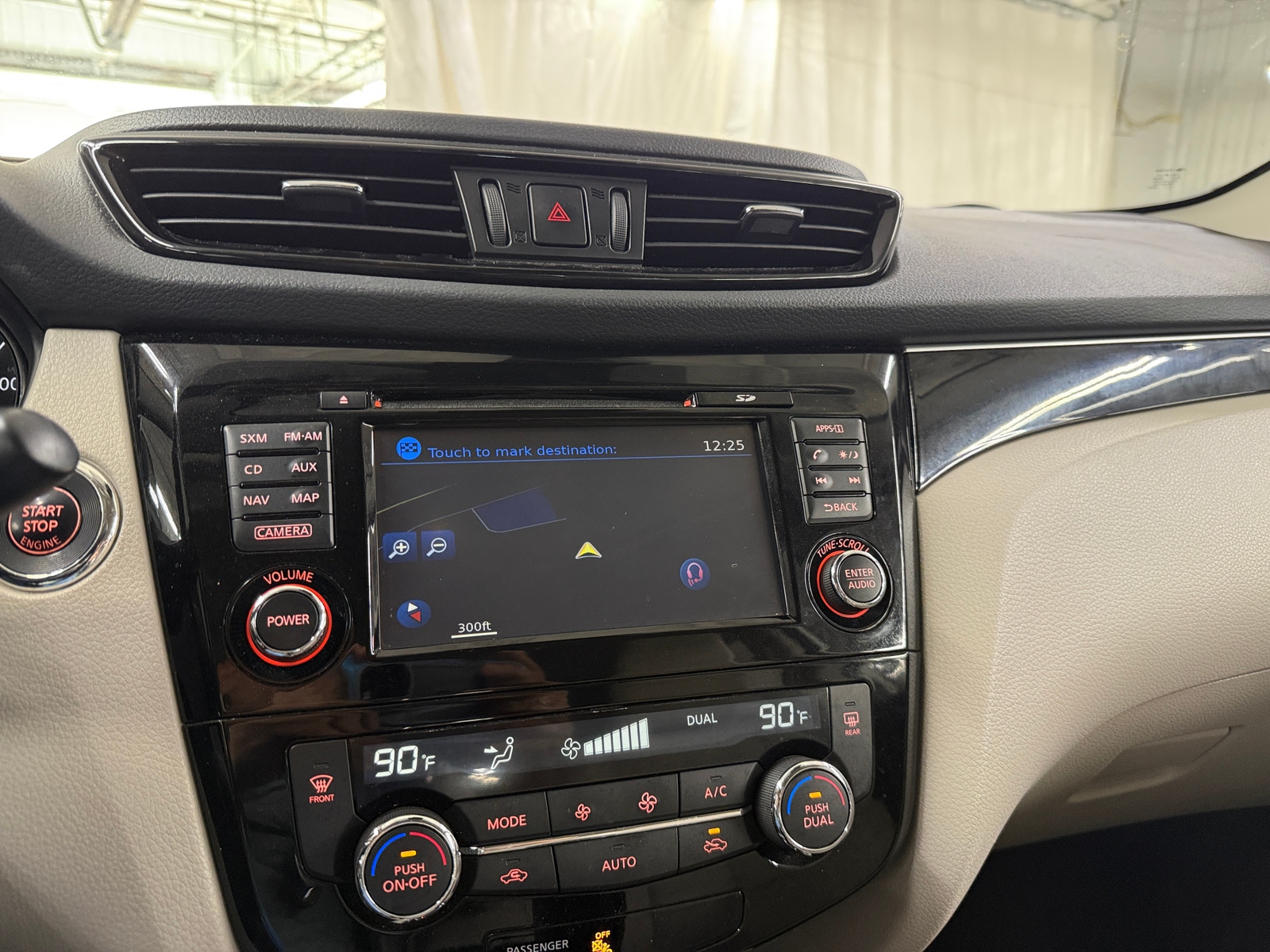 Thumbnail: 2018 Nissan Rogue Sport - 3