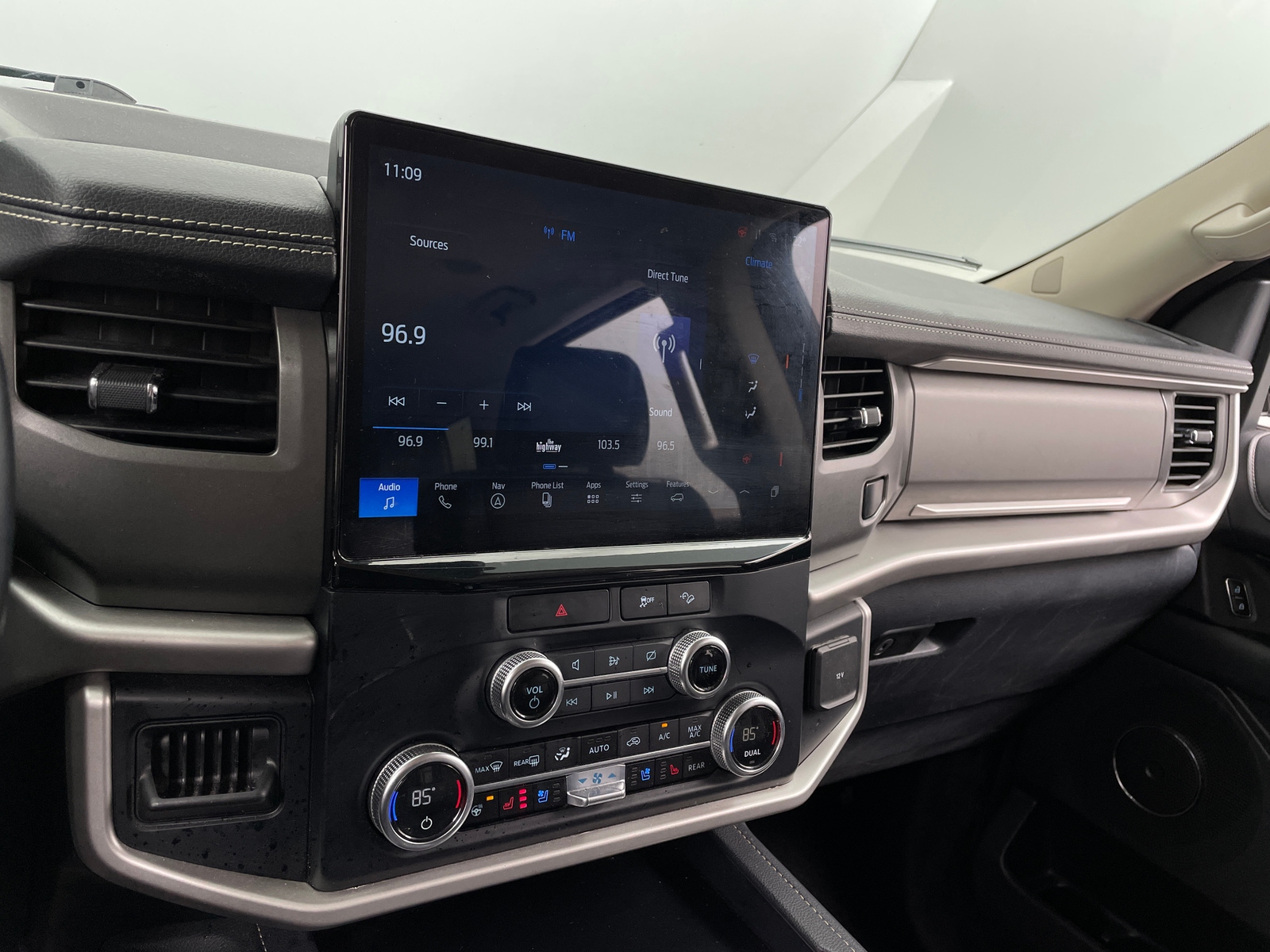 Thumbnail: 2023 Ford Expedition MAX - 4