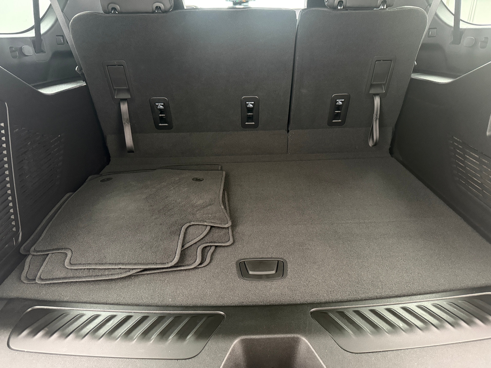 Thumbnail: 2023 GMC Yukon XL - 6