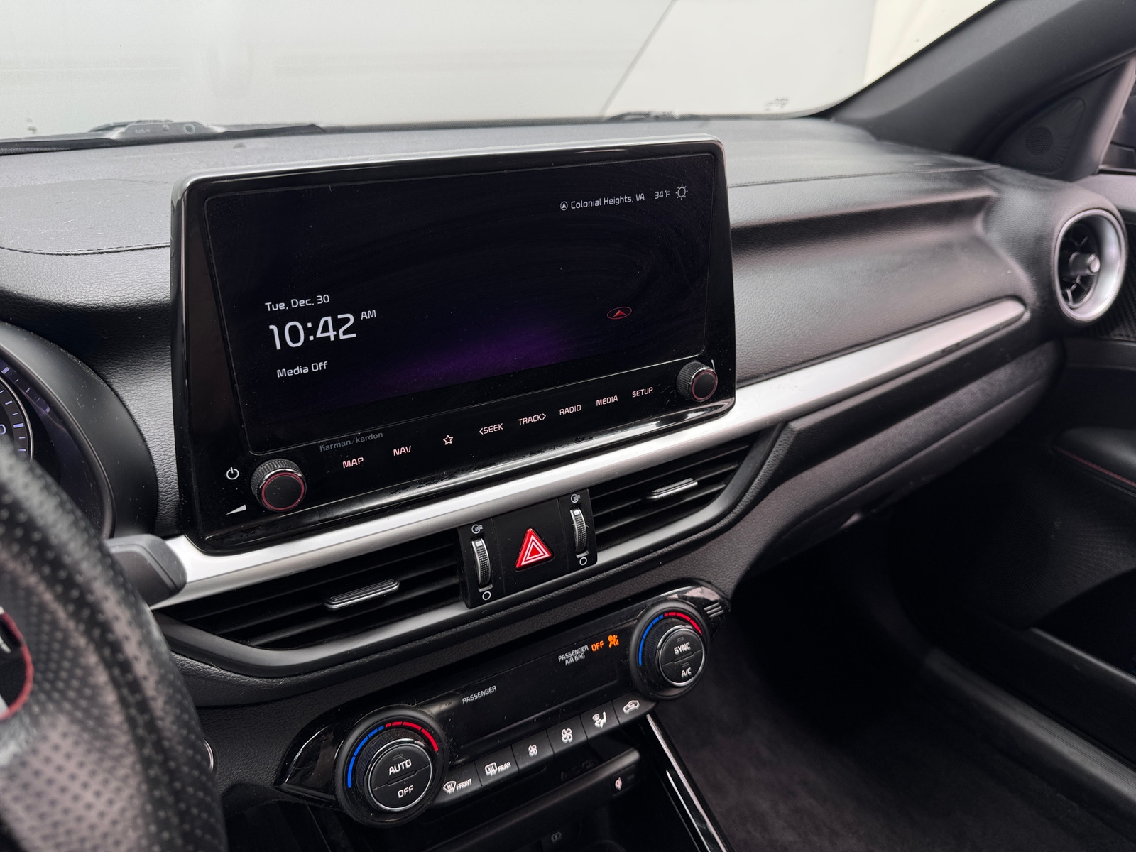 Thumbnail: 2023 Kia Forte - 3