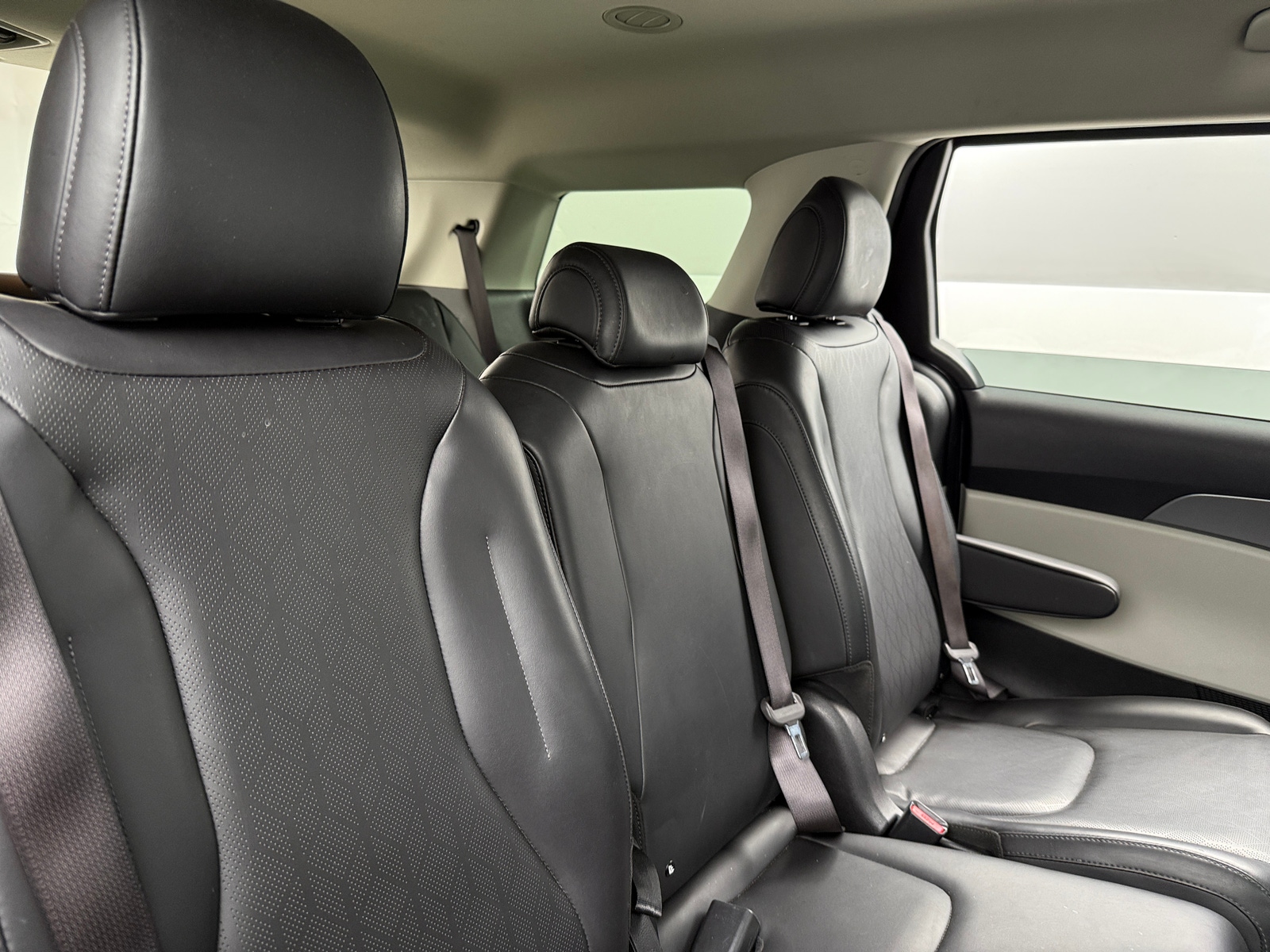 Thumbnail: 2023 Kia Carnival - 5