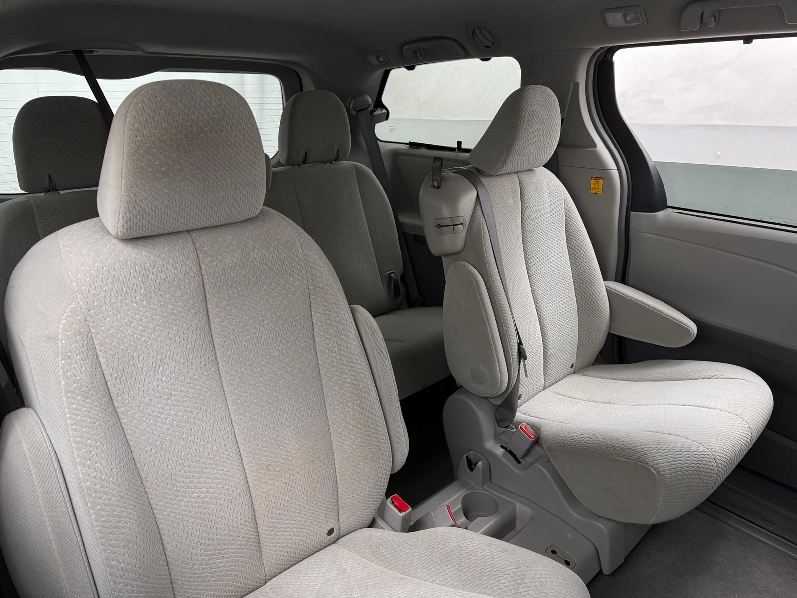 Thumbnail: 2011 Toyota Sienna - 6