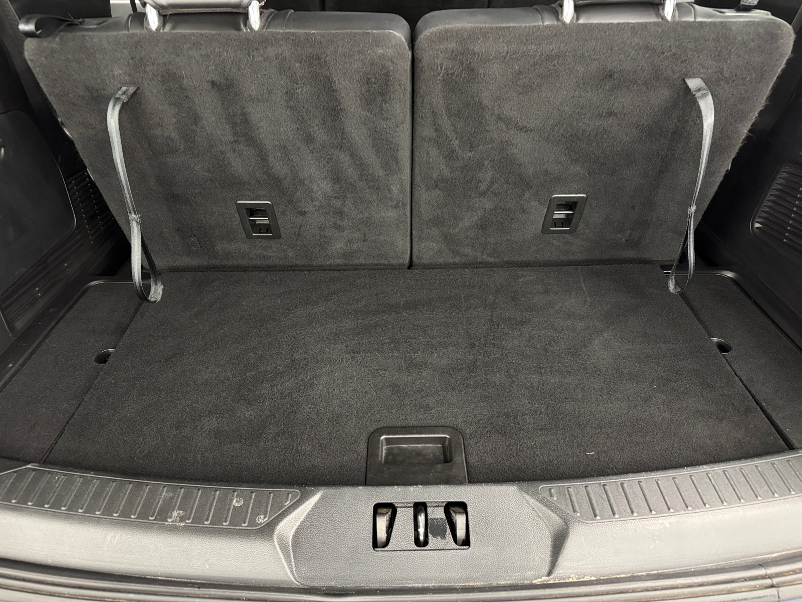 Thumbnail: 2021 Ford Explorer - 6