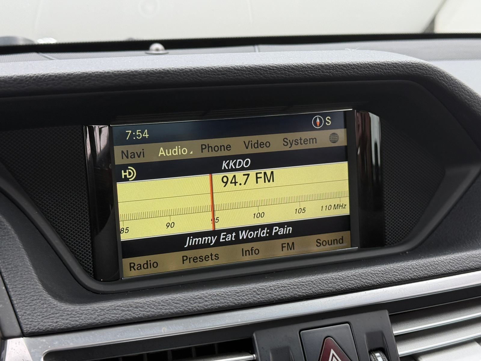 Thumbnail: 2012 Mercedes-Benz E-Class - 3