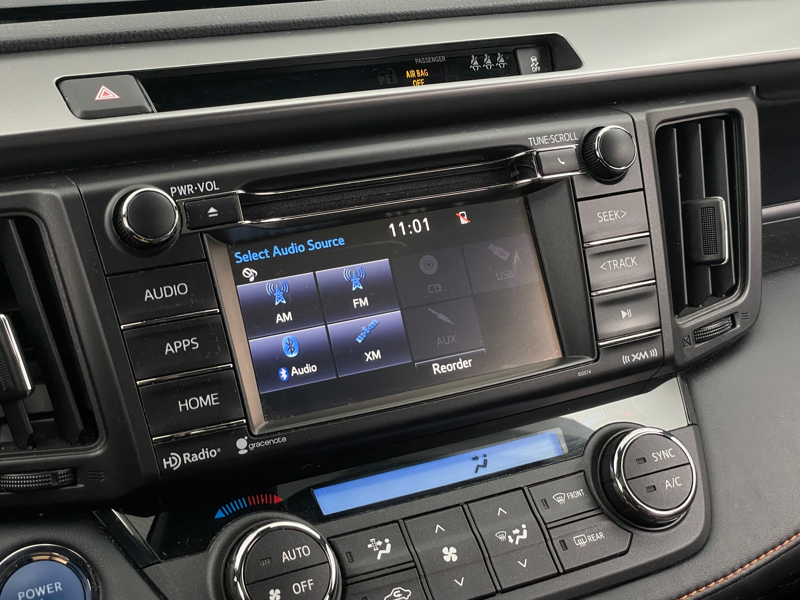 Thumbnail: 2018 Toyota RAV4 - 3