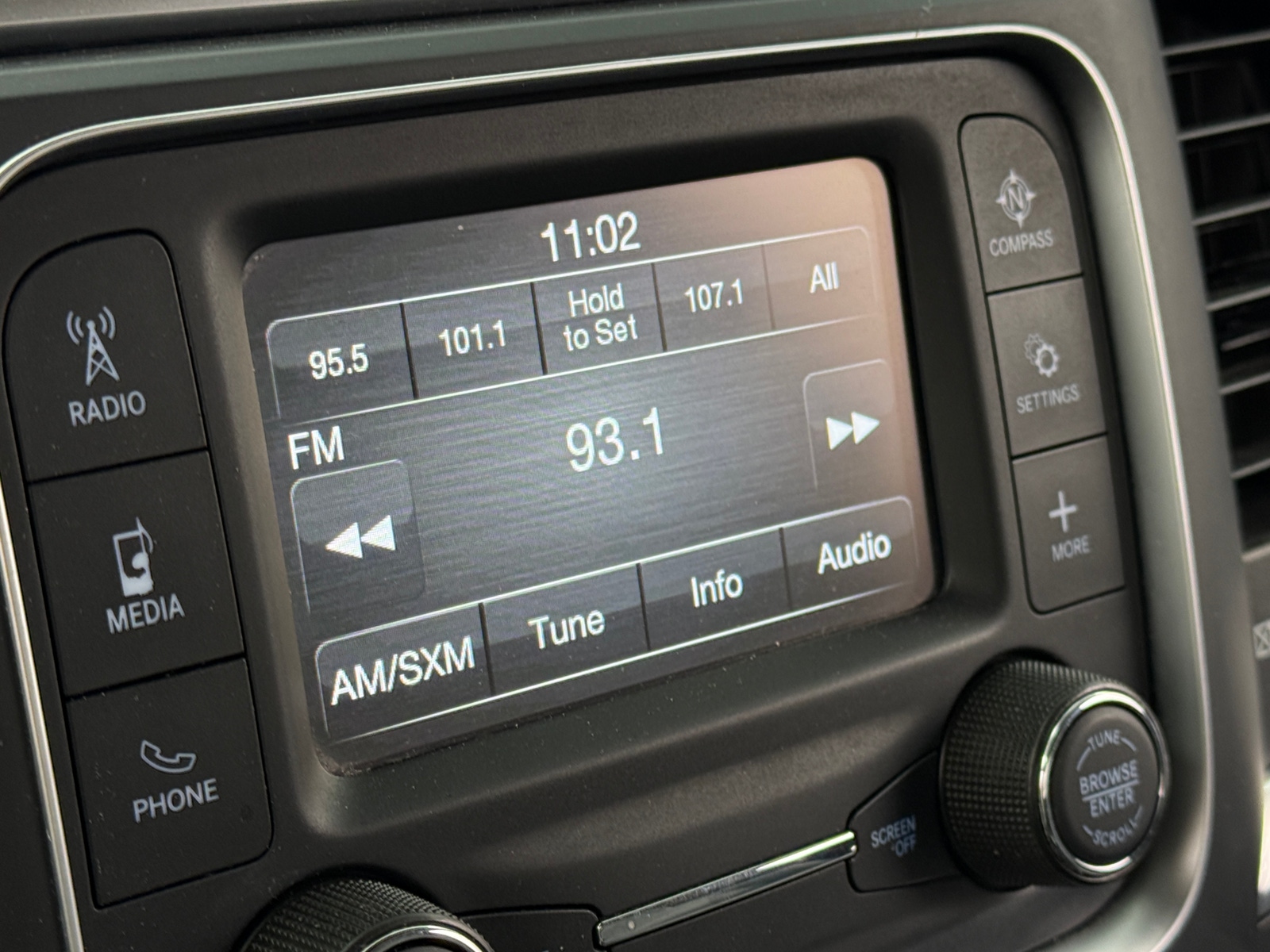 Thumbnail: 2021 RAM 1500 Classic - 3