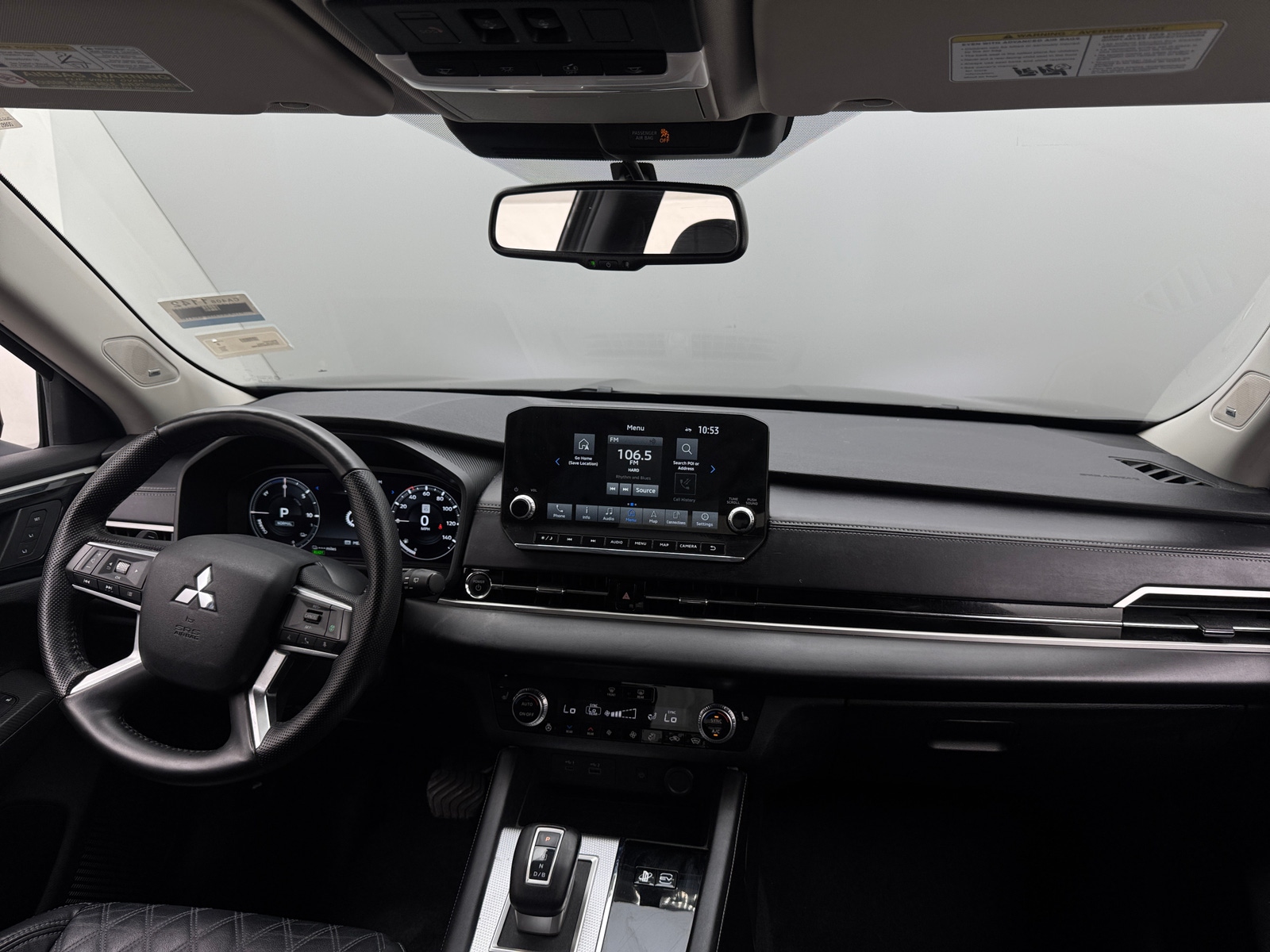 Thumbnail: 2023 Mitsubishi Outlander - 2