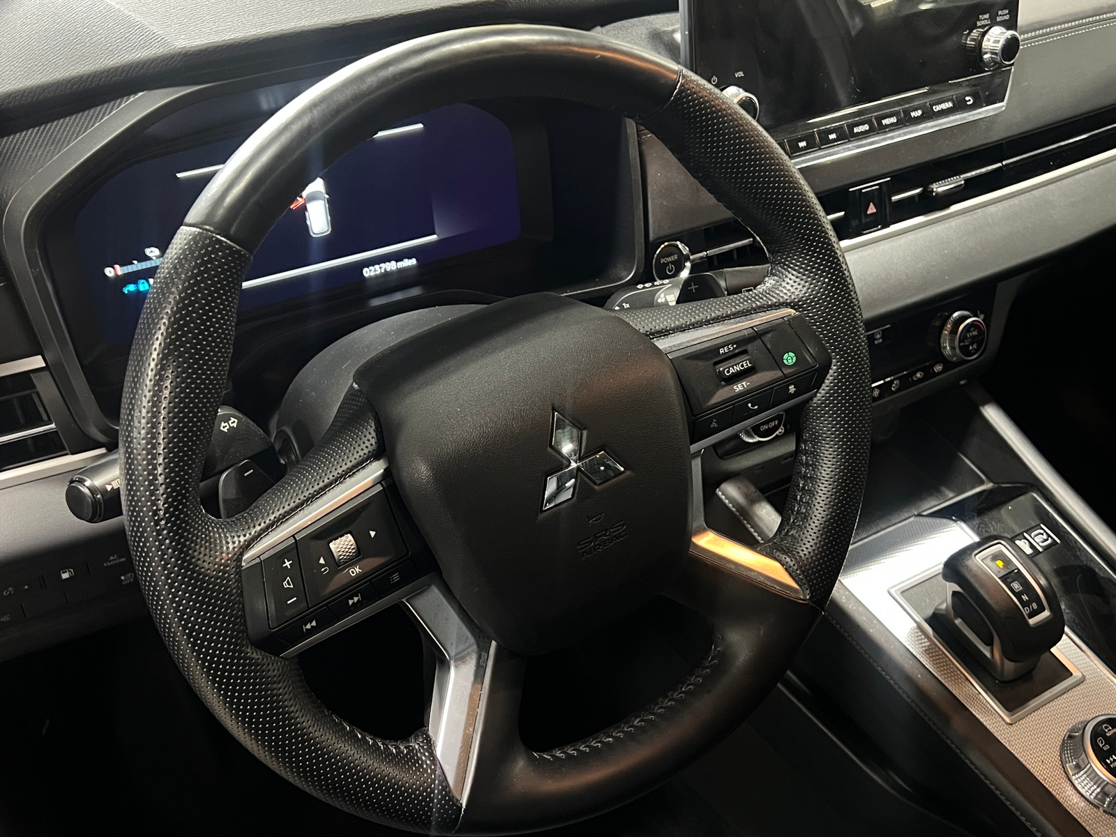 Thumbnail: 2023 Mitsubishi Outlander - 4