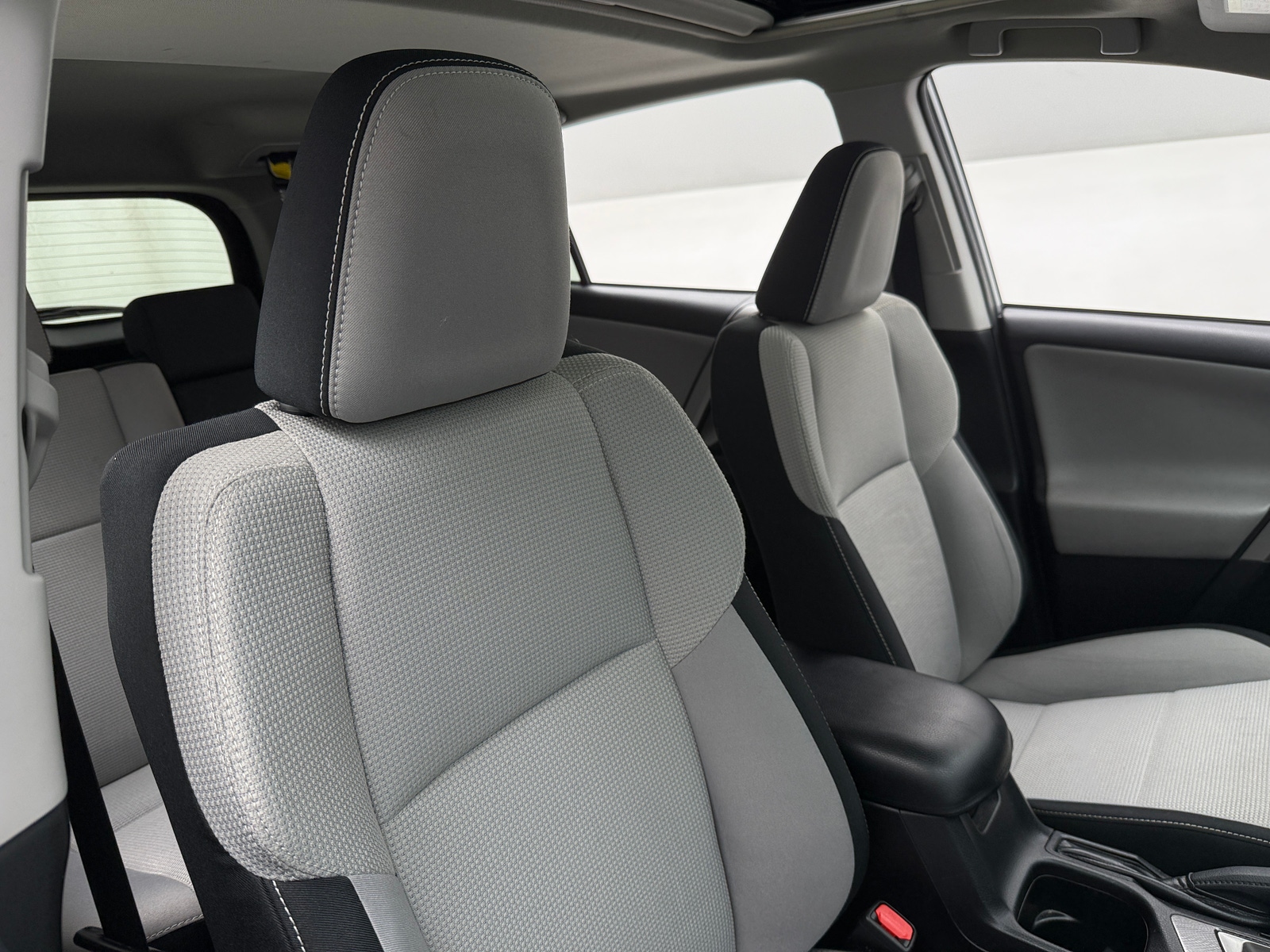 Thumbnail: 2018 Toyota RAV4 - 2