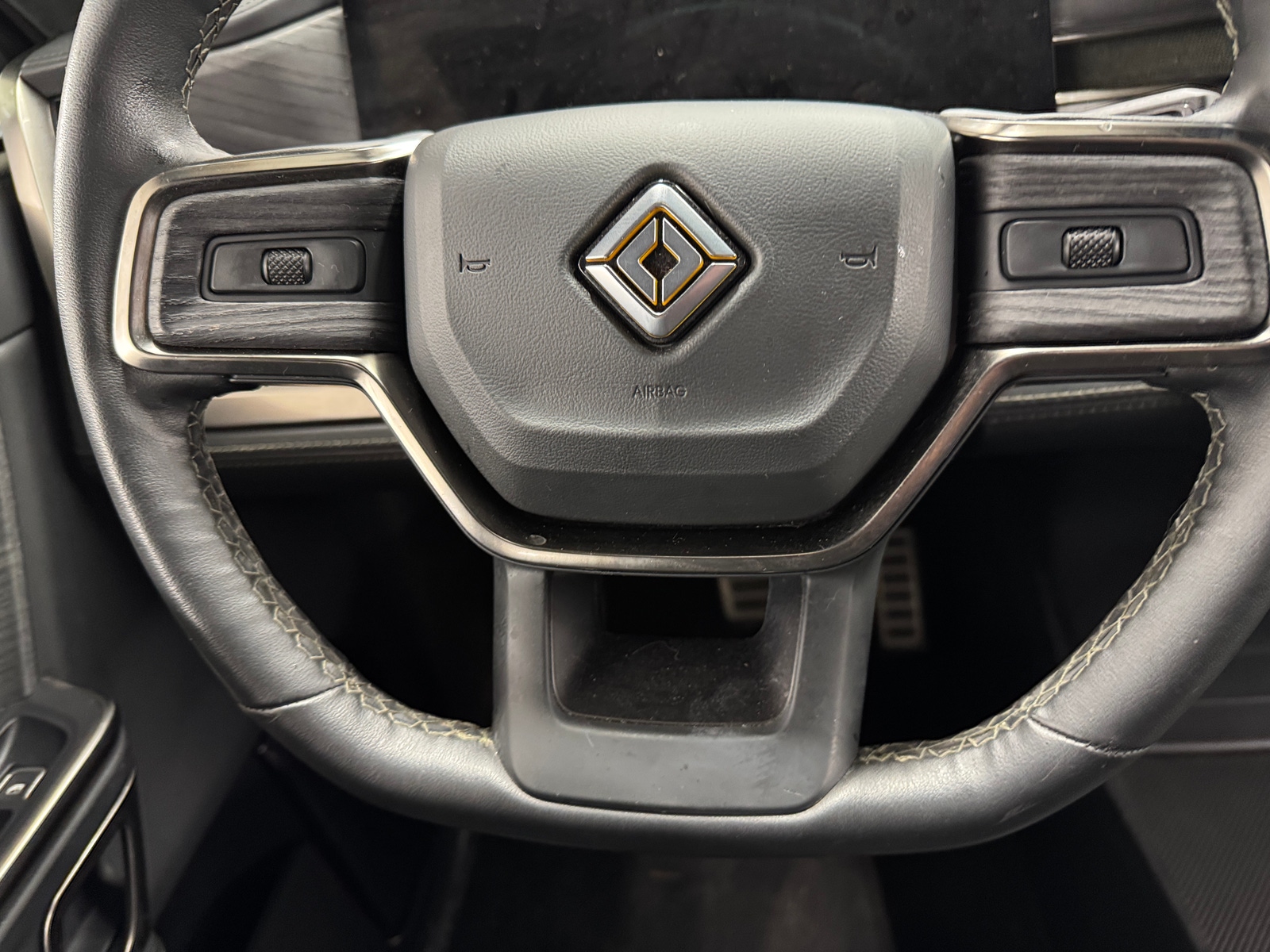 Thumbnail: 2023 Rivian R1T - 4