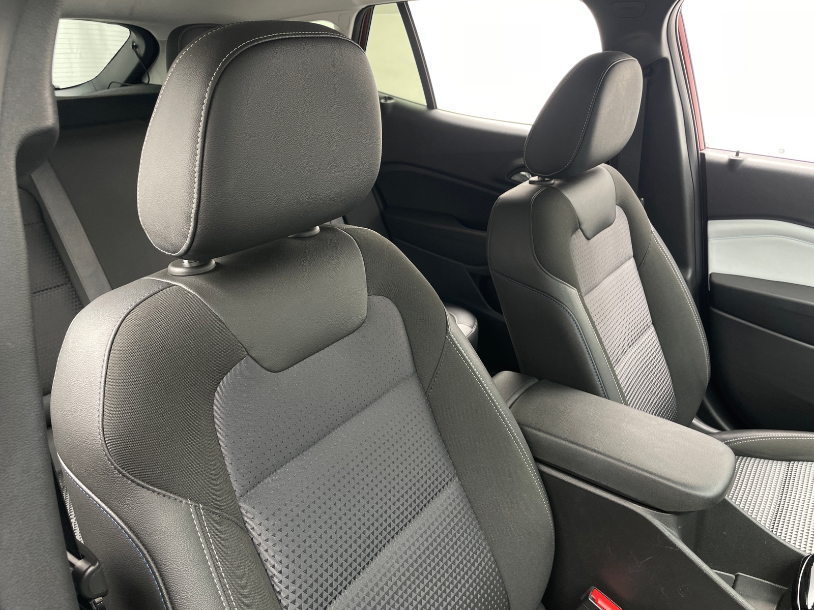 Thumbnail: 2025 Chevrolet Trax - 2