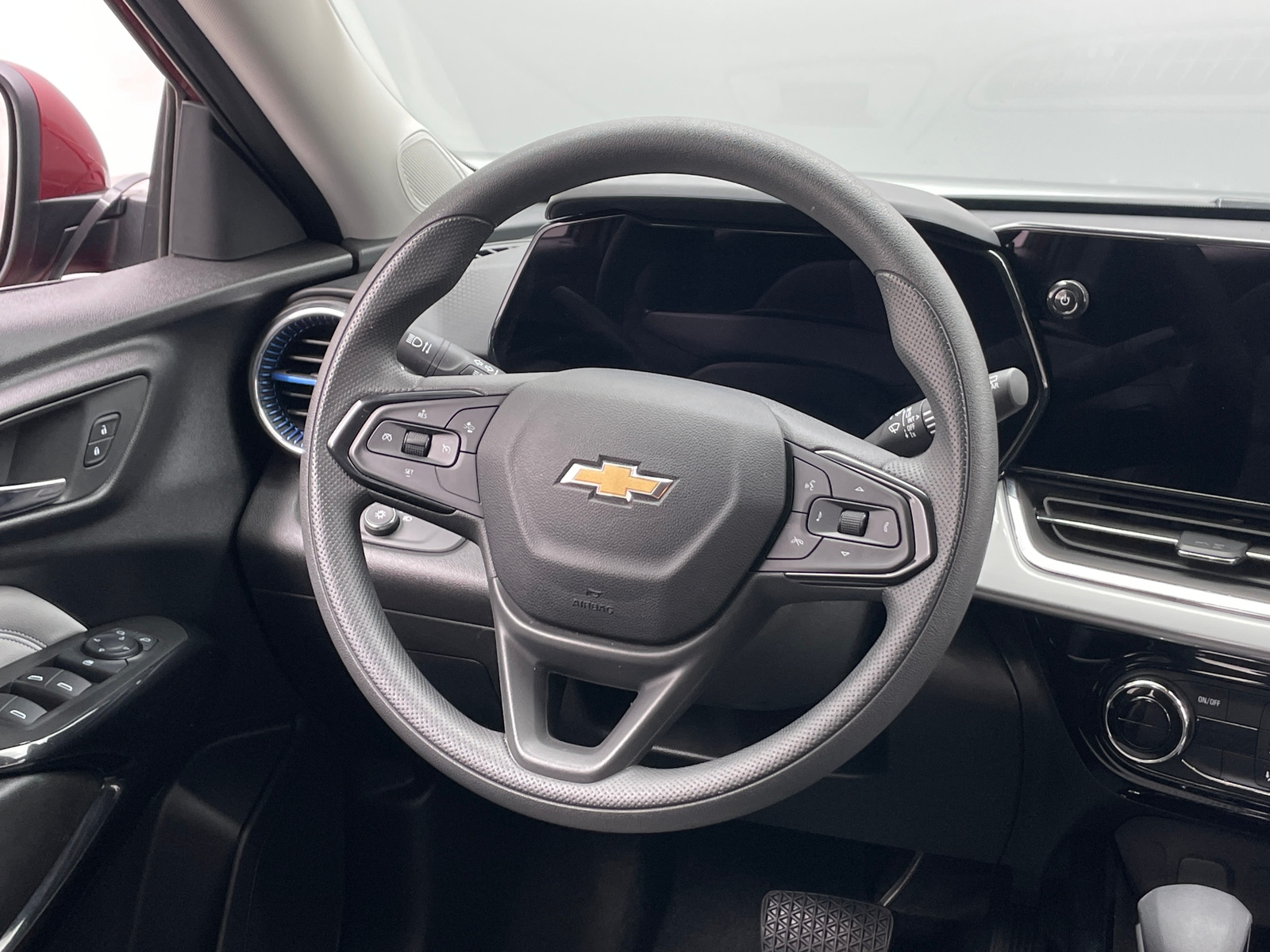 Thumbnail: 2025 Chevrolet Trax - 5