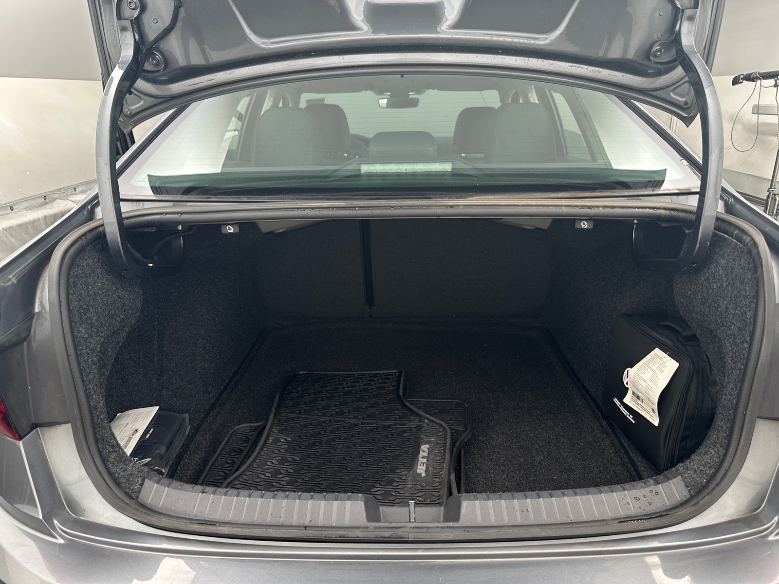 Thumbnail: 2020 Volkswagen Jetta - 6